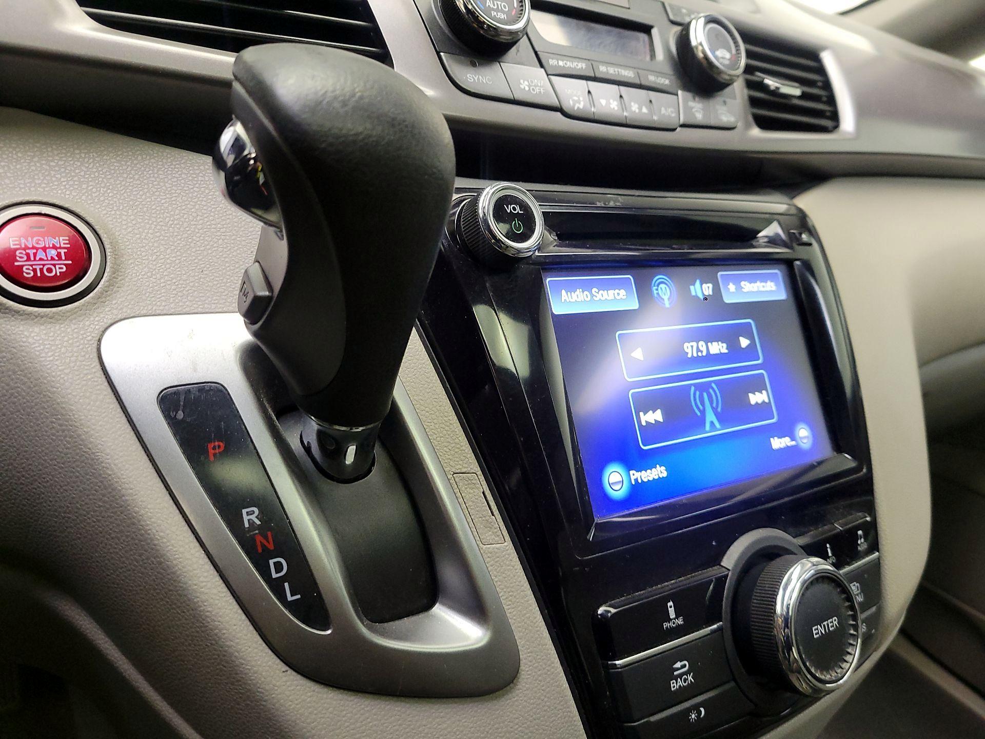 Thumbnail: 2016 Honda Odyssey - 17
