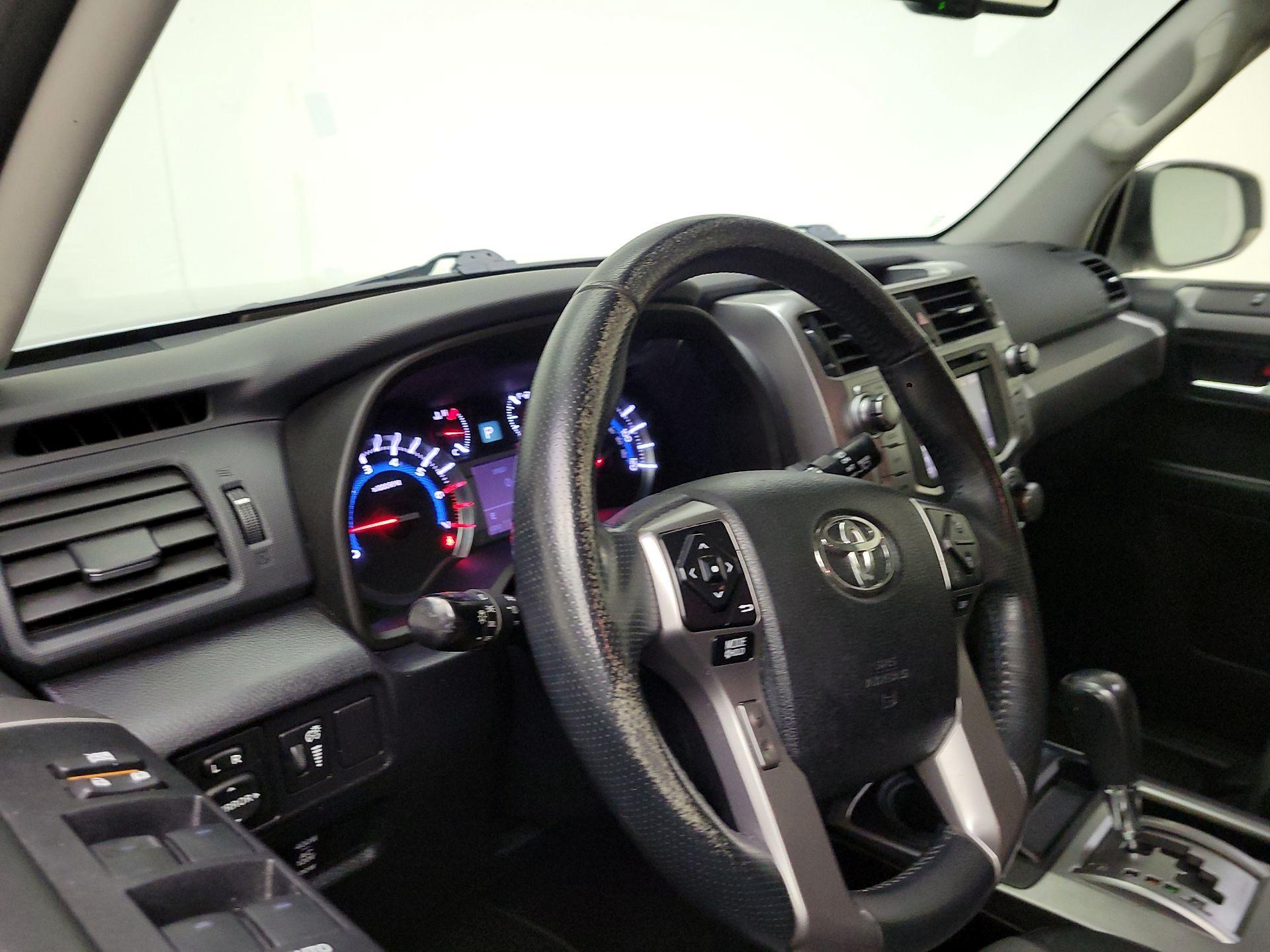 Thumbnail: 2016 Toyota 4Runner - 9