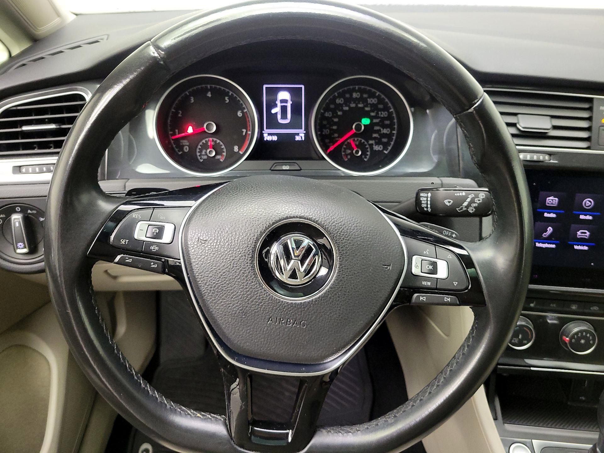 Thumbnail: 2019 Volkswagen Golf - 10