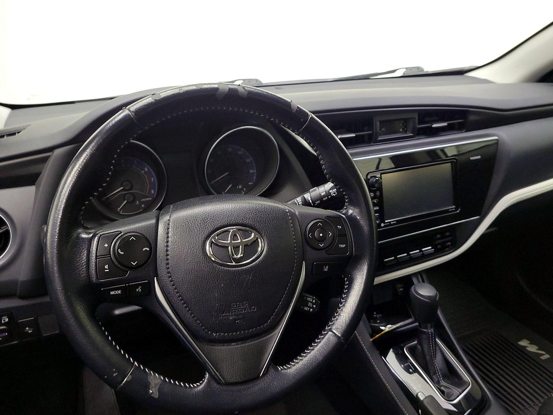 Thumbnail: 2018 Toyota Corolla iM - 10