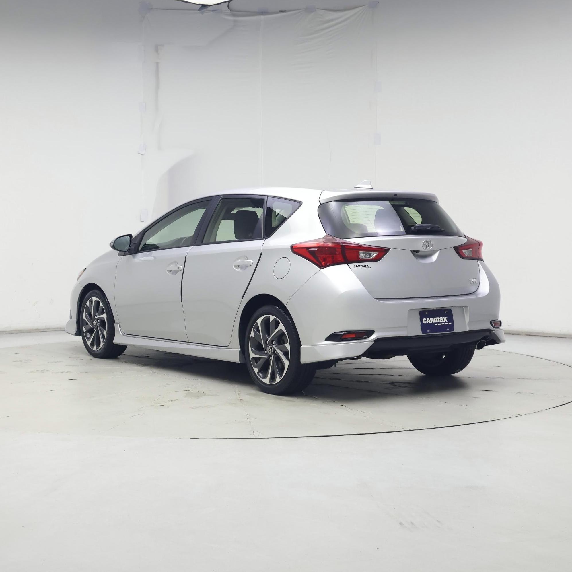 Thumbnail: 2018 Toyota Corolla iM - 2