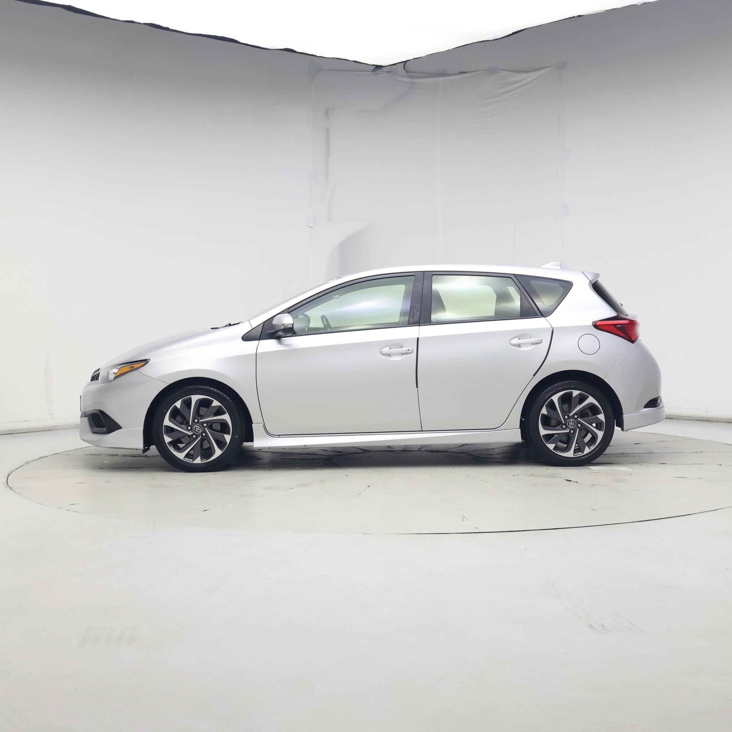 Thumbnail: 2018 Toyota Corolla iM - 3