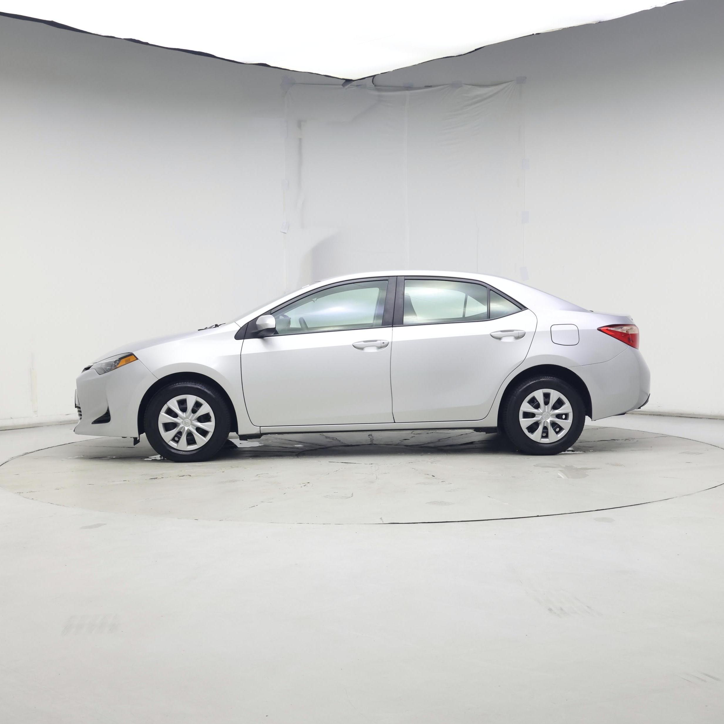 Thumbnail: 2018 Toyota Corolla - 3