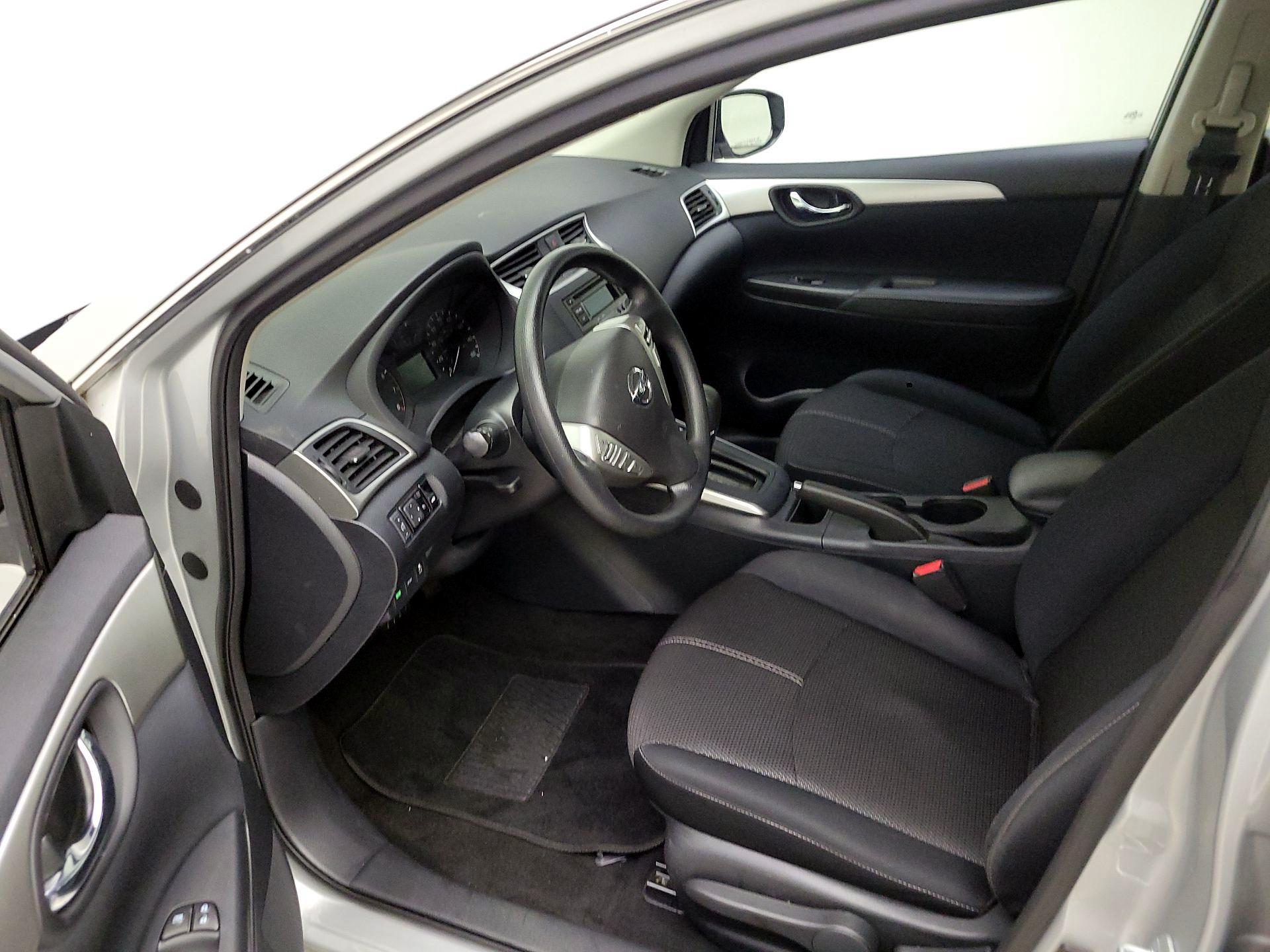 Thumbnail: 2016 Nissan Sentra - 11