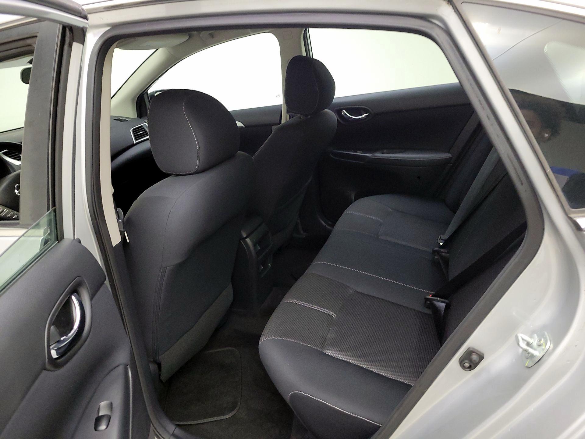 Thumbnail: 2016 Nissan Sentra - 18