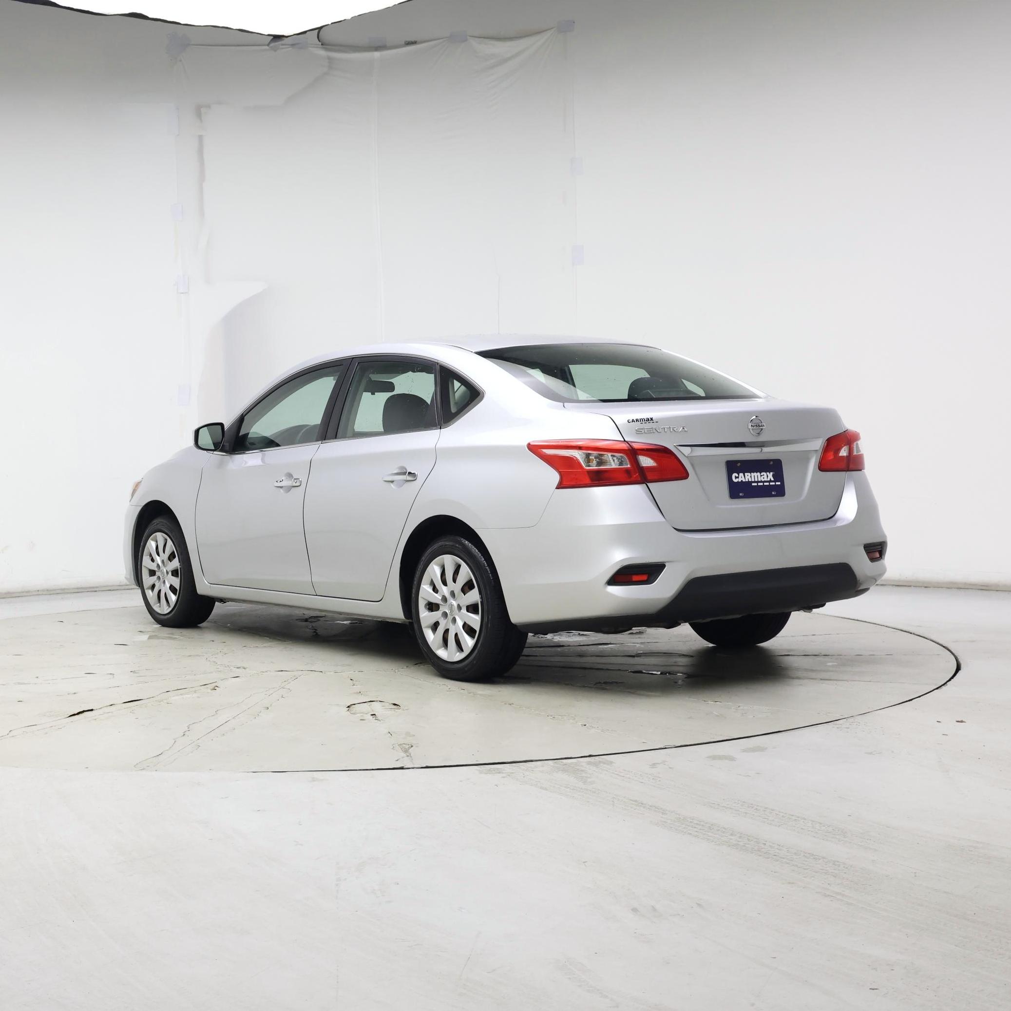 Thumbnail: 2016 Nissan Sentra - 2