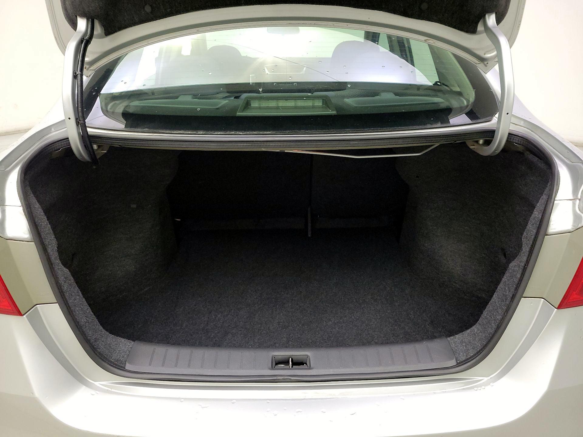 Thumbnail: 2016 Nissan Sentra - 19