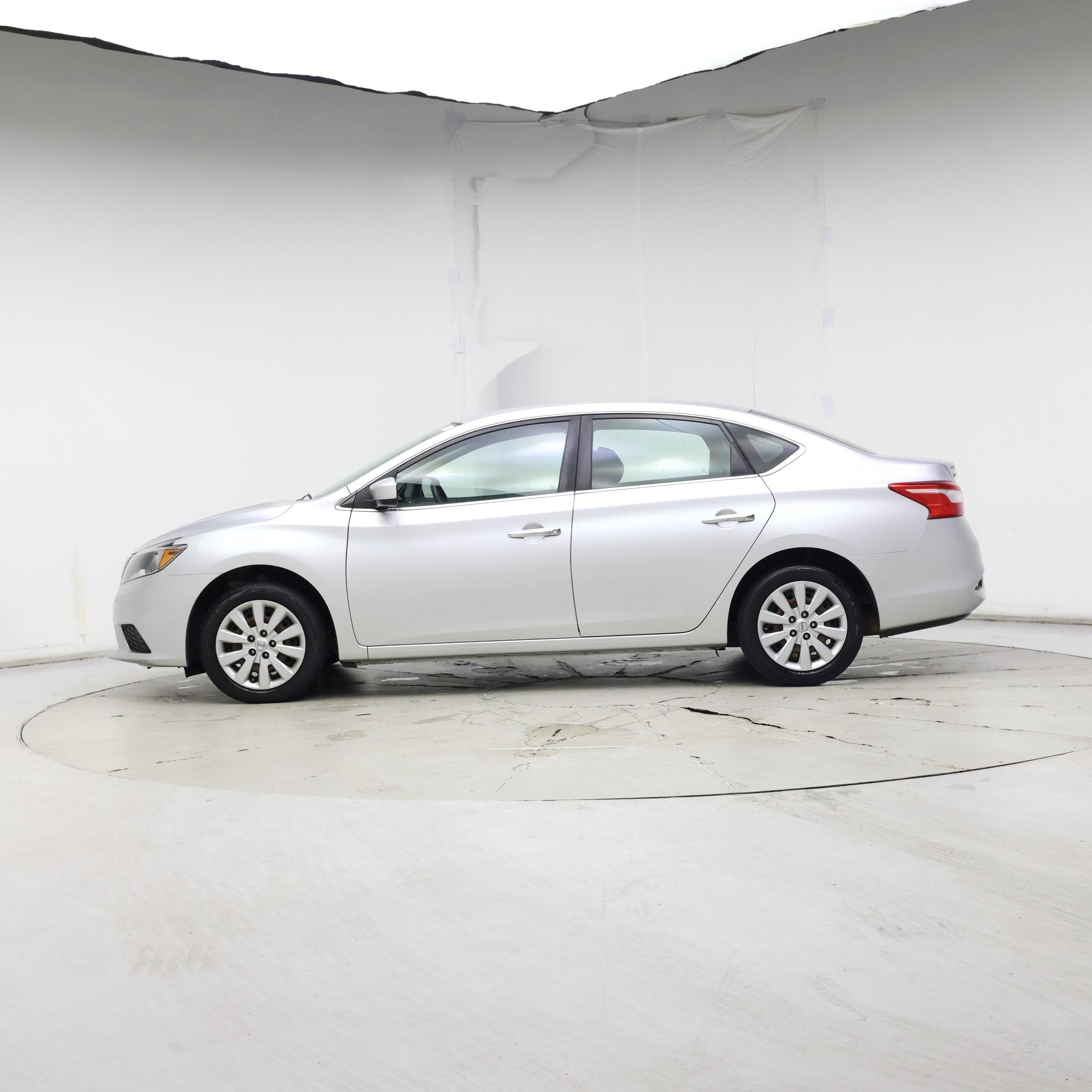 Thumbnail: 2016 Nissan Sentra - 3