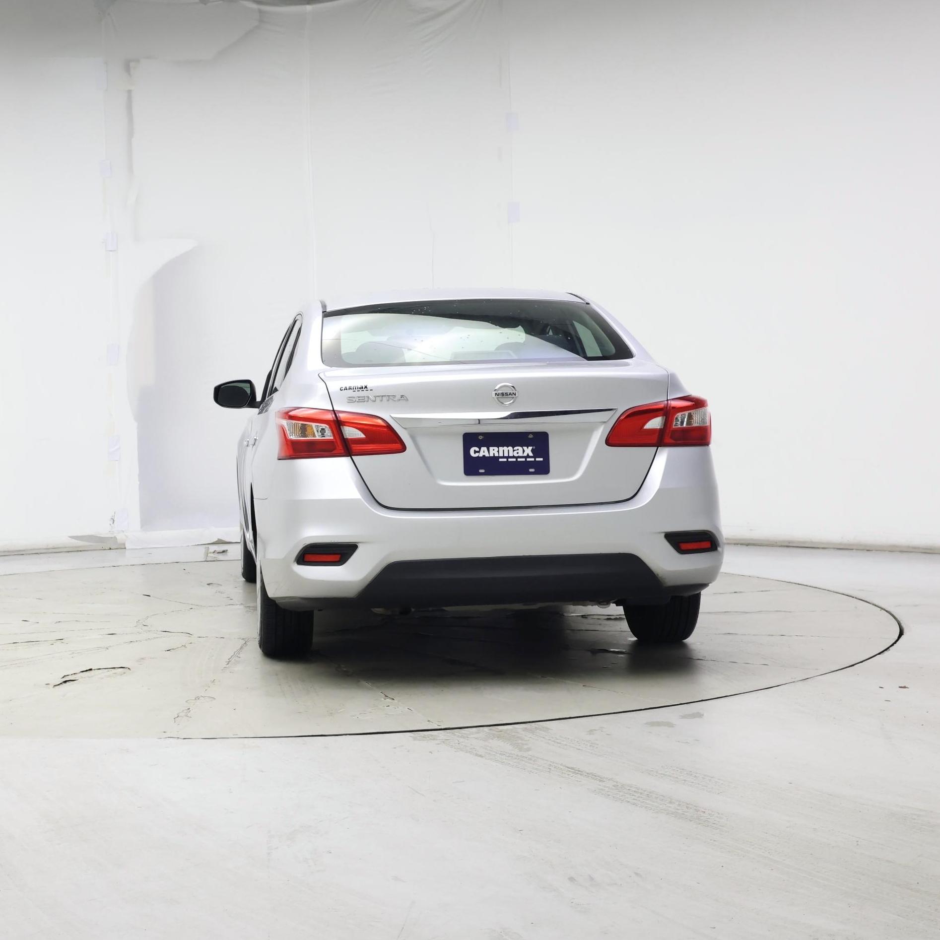Thumbnail: 2016 Nissan Sentra - 6