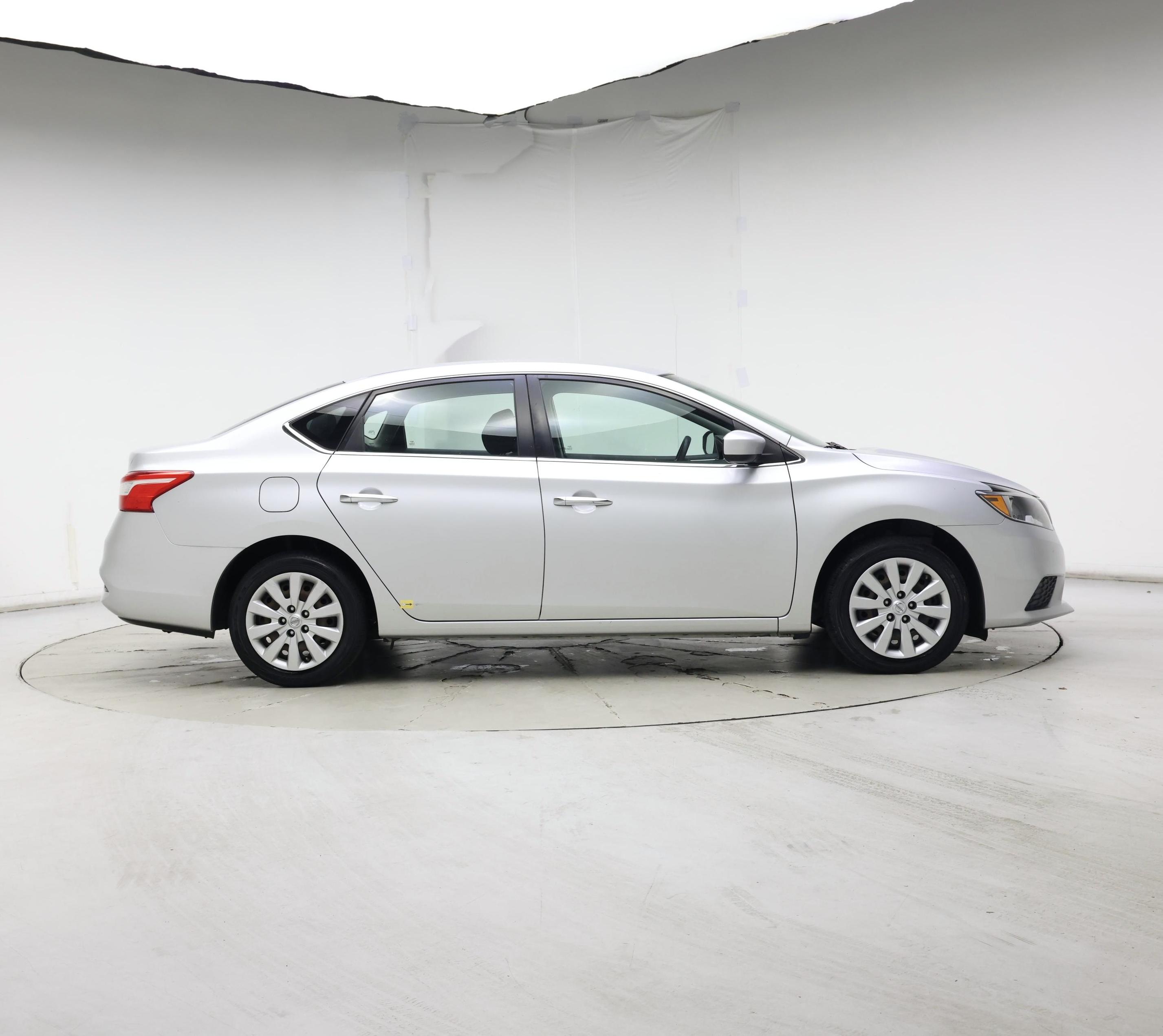 Thumbnail: 2016 Nissan Sentra - 7