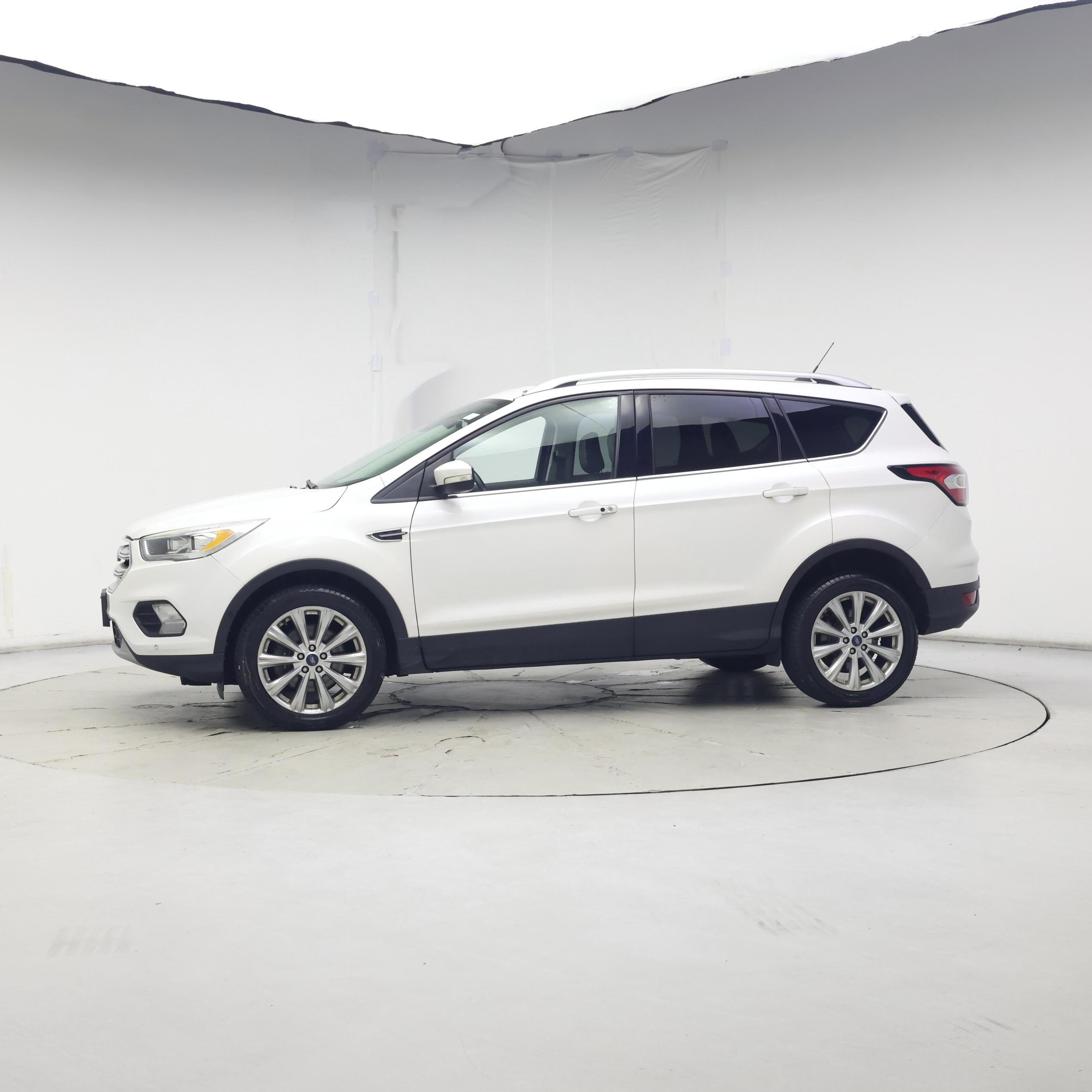 Thumbnail: 2018 Ford Escape - 3