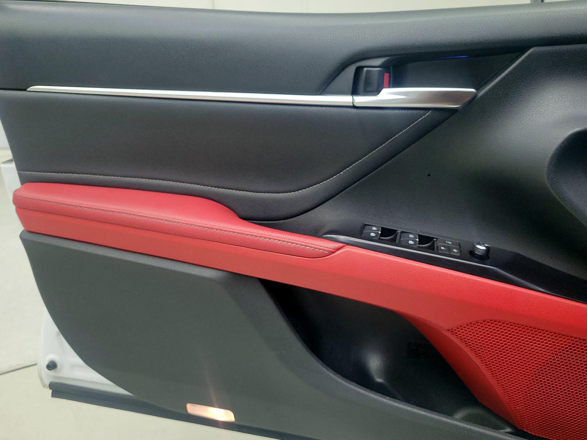 Thumbnail: 2018 Toyota Camry - 12