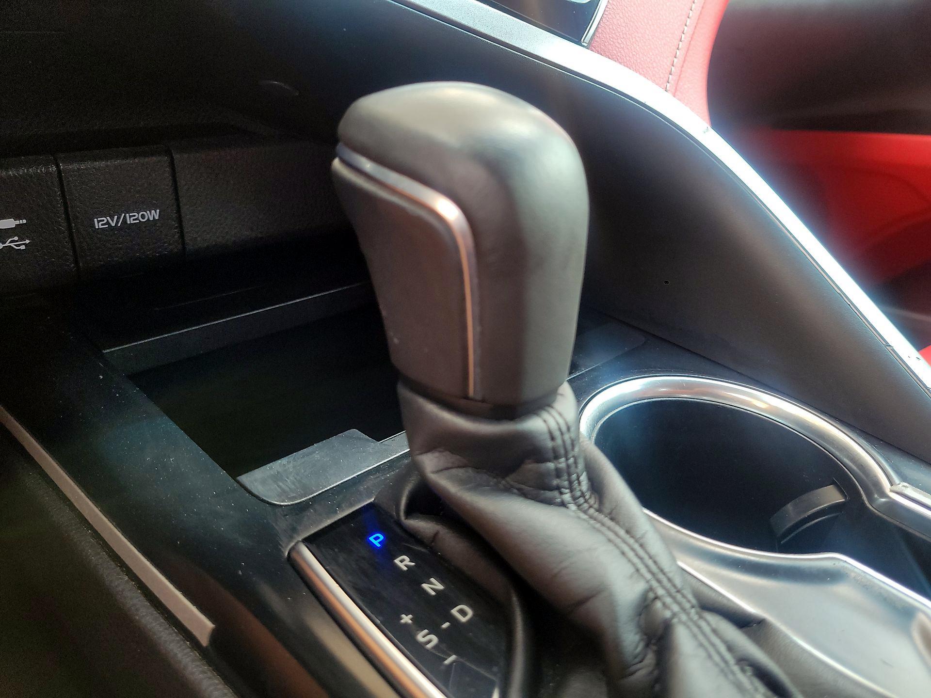 Thumbnail: 2018 Toyota Camry - 18