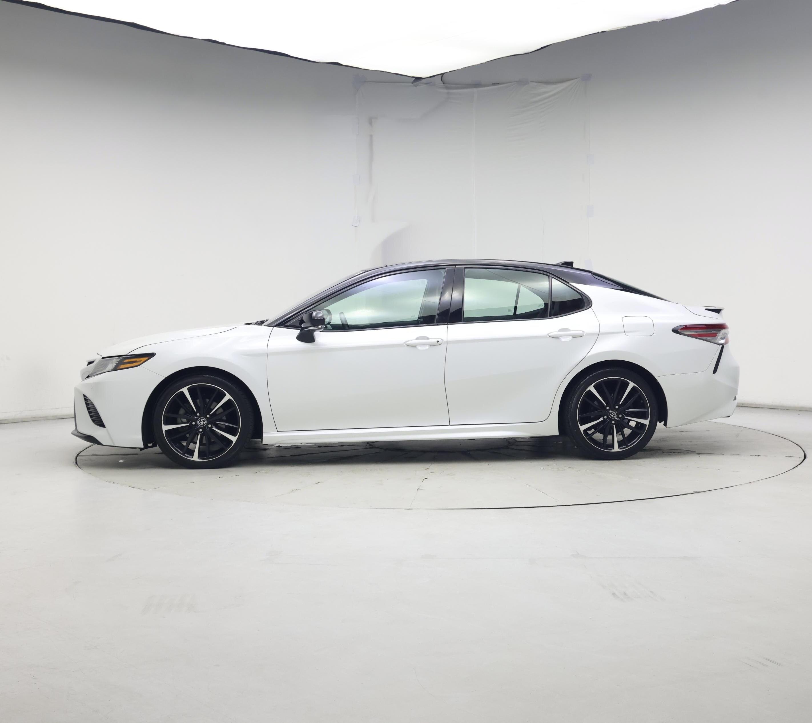 Thumbnail: 2018 Toyota Camry - 3