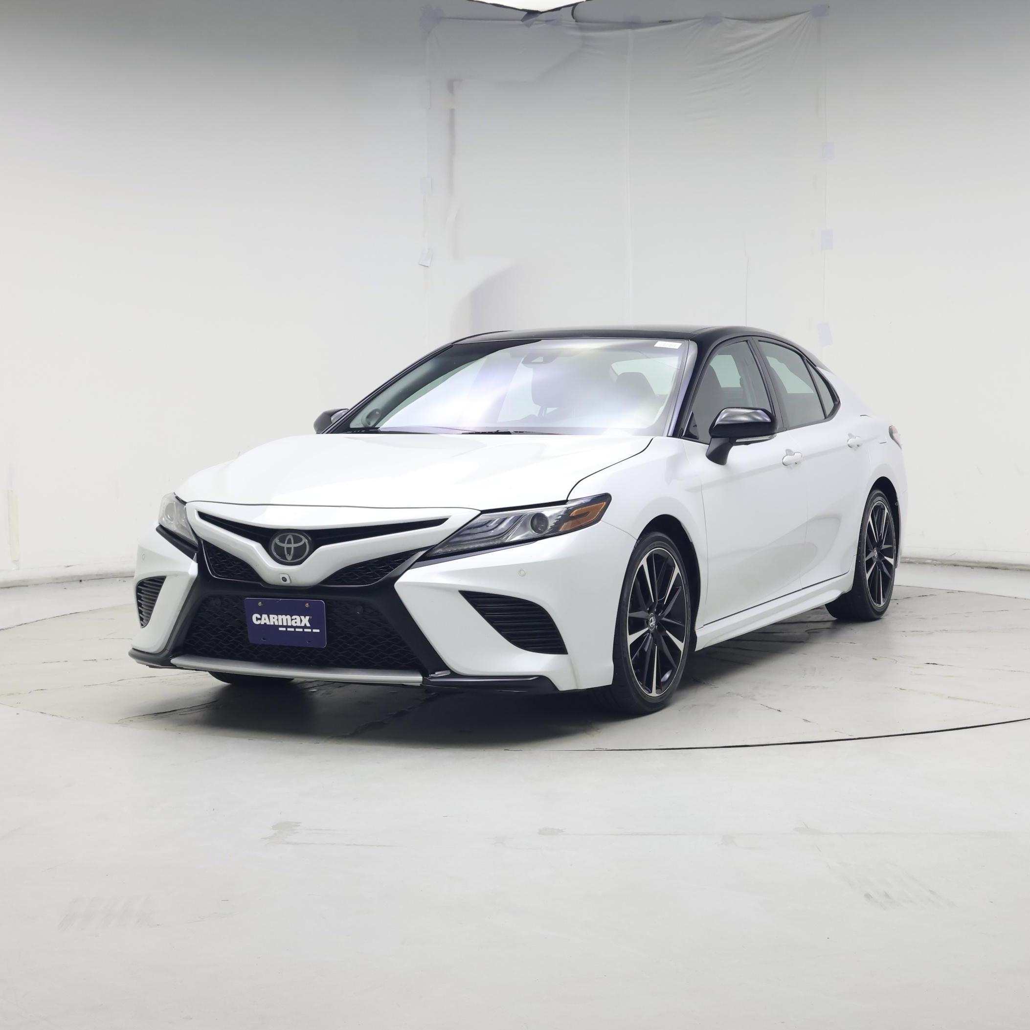 Thumbnail: 2018 Toyota Camry - 4
