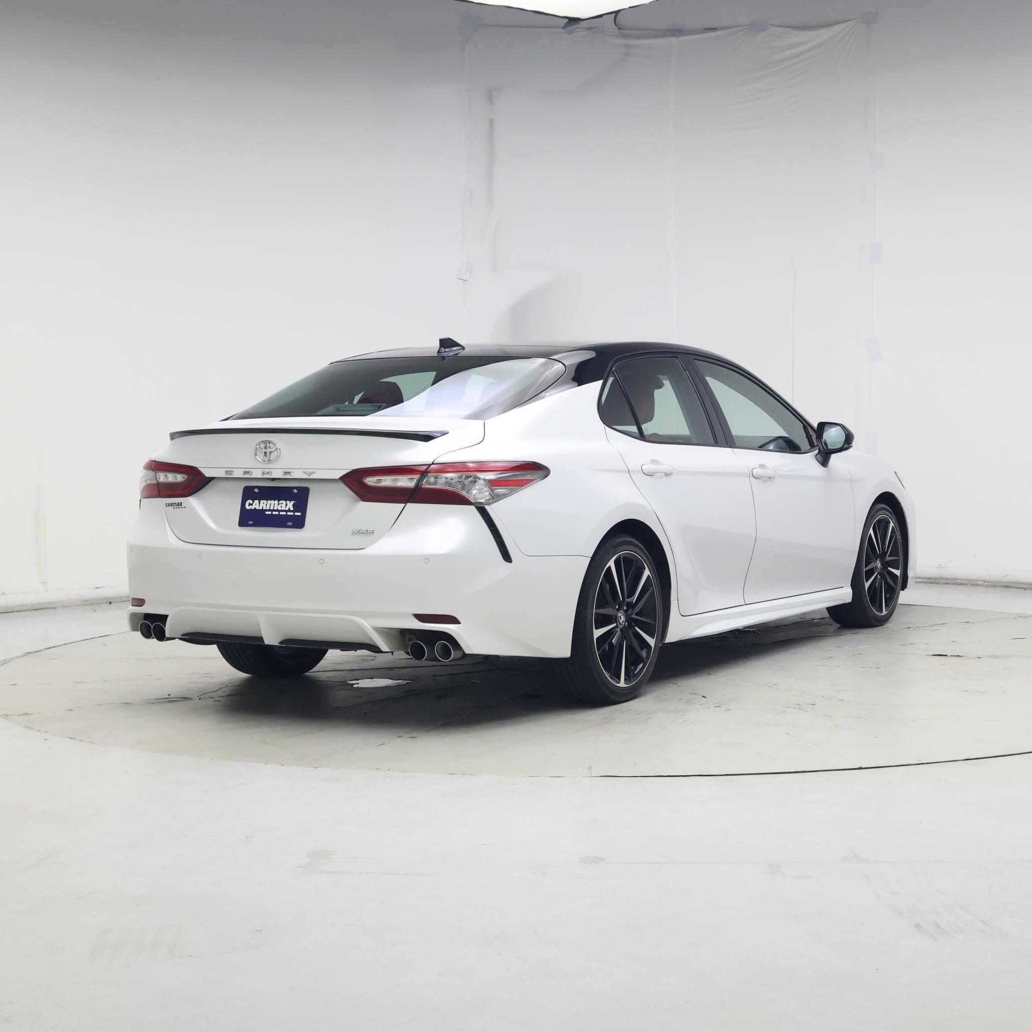 Thumbnail: 2018 Toyota Camry - 8