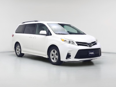 White 2019 Toyota Sienna LE