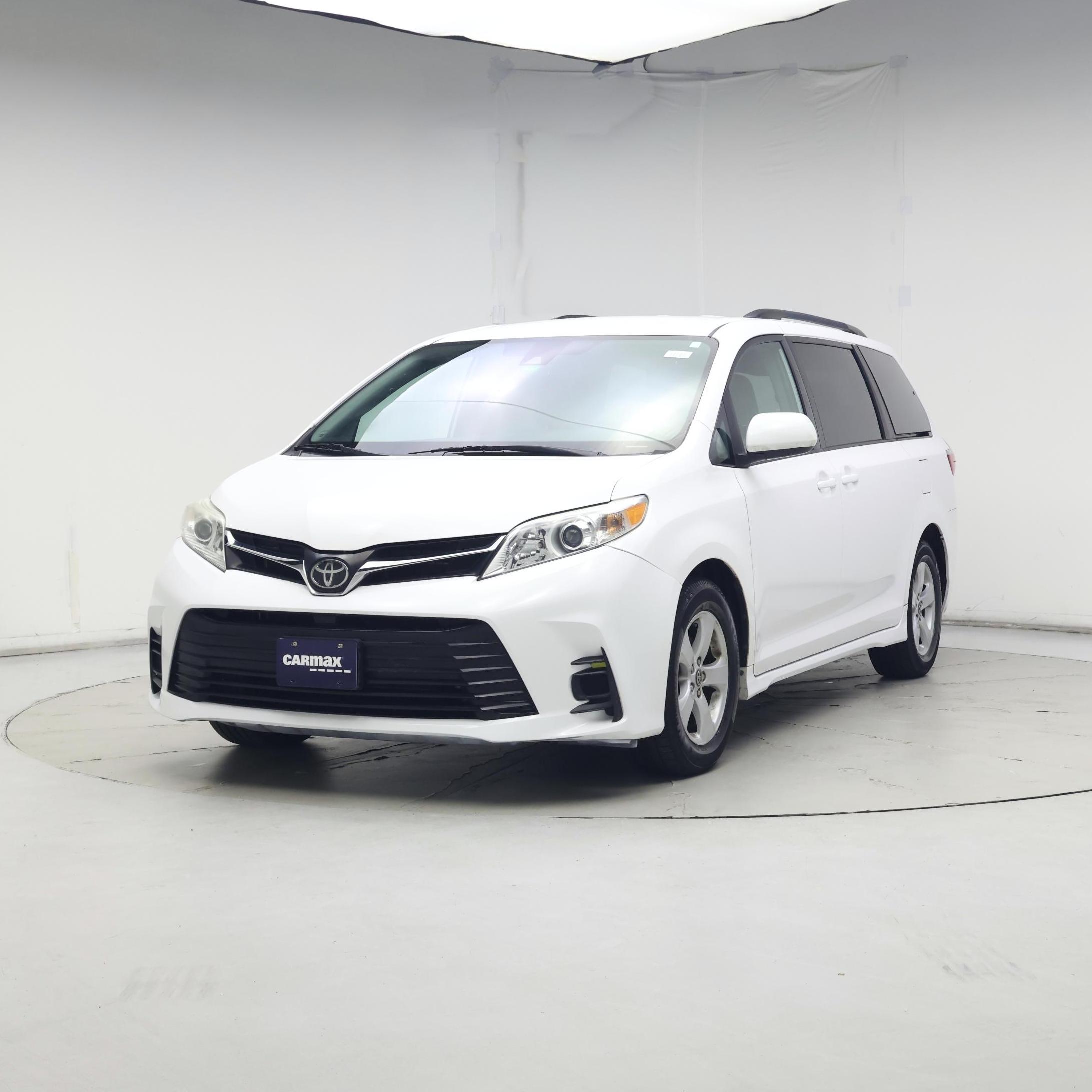 Thumbnail: 2019 Toyota Sienna - 4