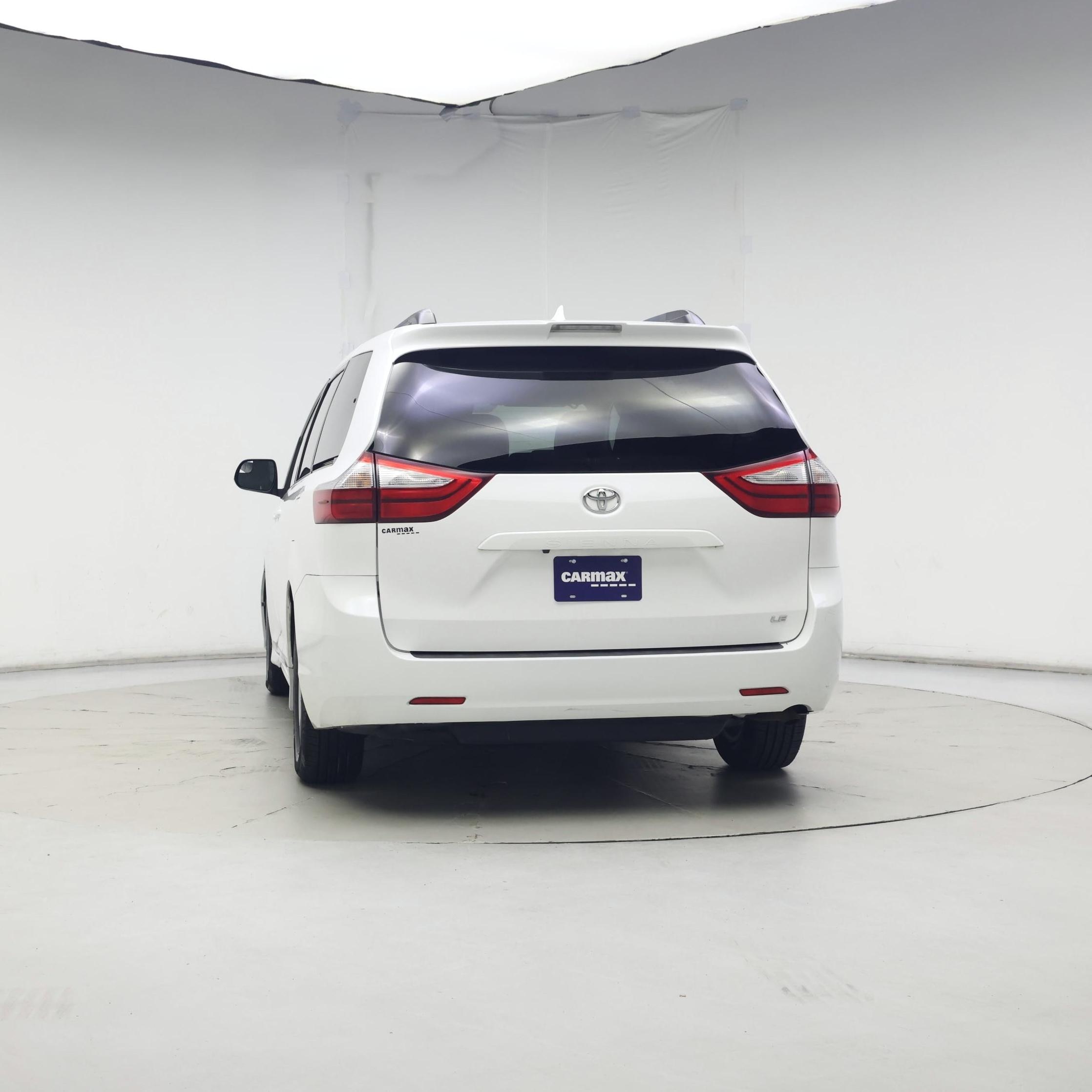 Thumbnail: 2019 Toyota Sienna - 6