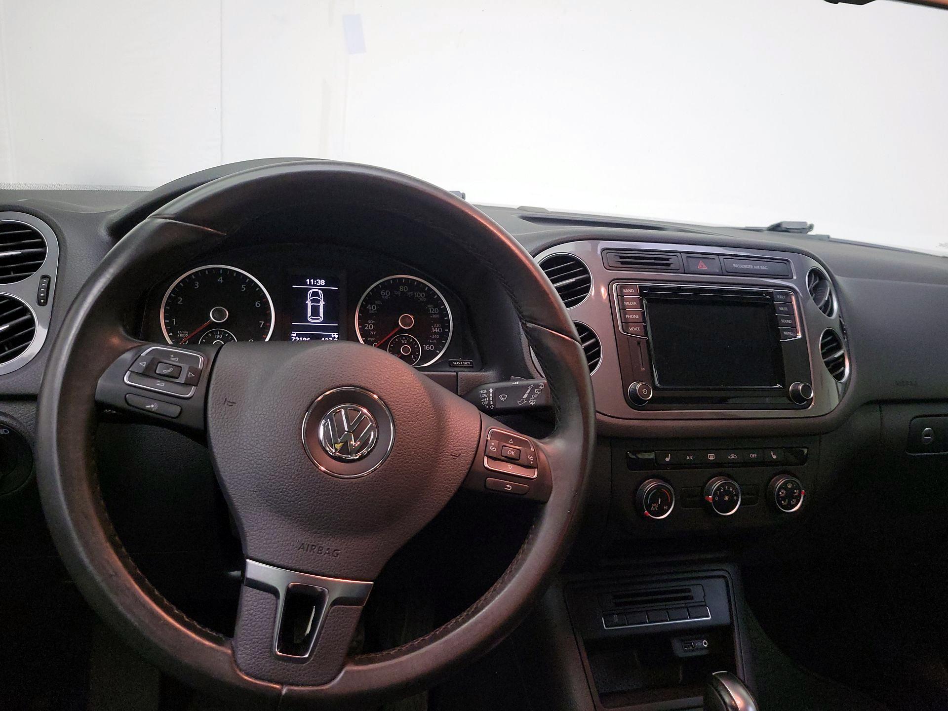 Thumbnail: 2017 Volkswagen Tiguan - 10