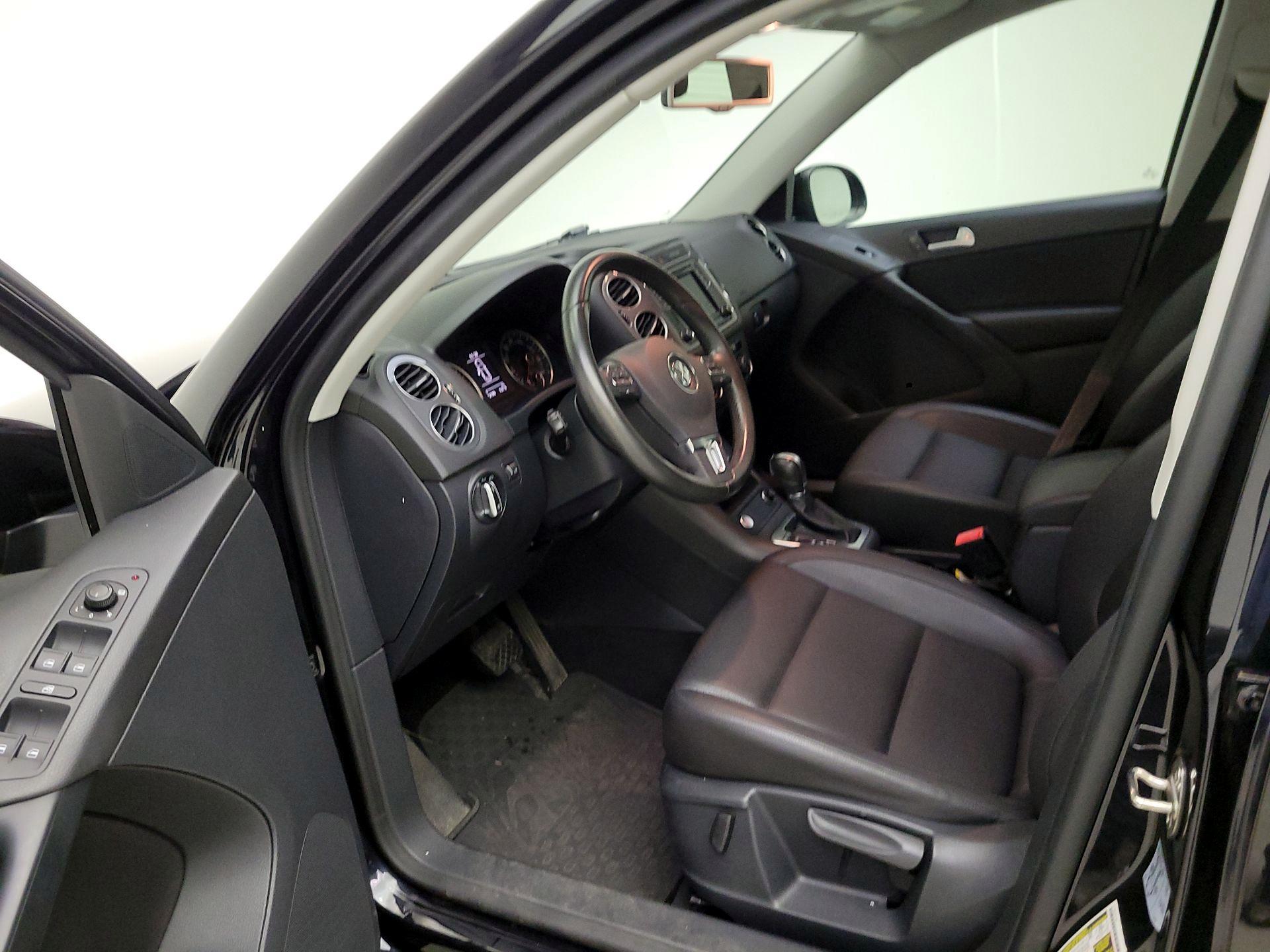 Thumbnail: 2017 Volkswagen Tiguan - 11
