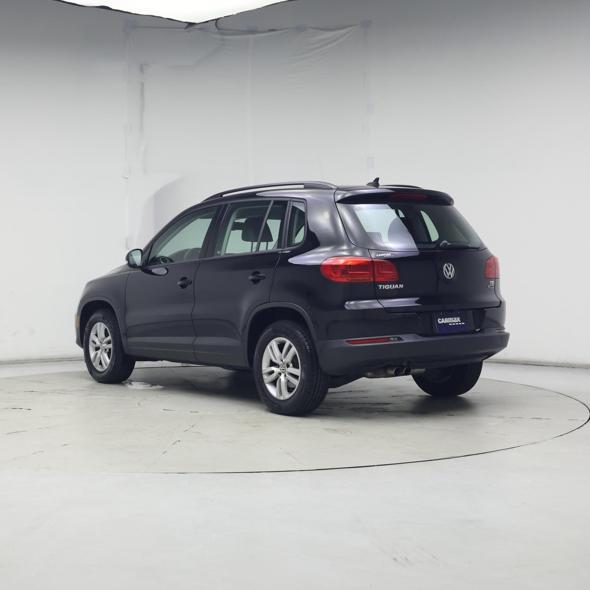 Thumbnail: 2017 Volkswagen Tiguan - 2