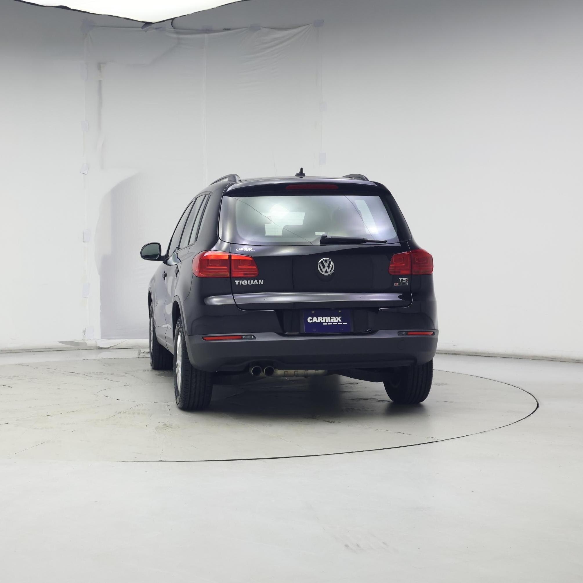 Thumbnail: 2017 Volkswagen Tiguan - 6