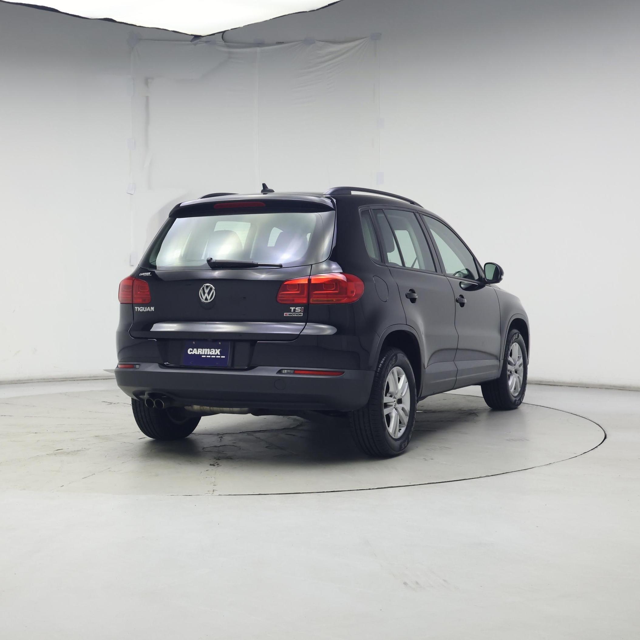 Thumbnail: 2017 Volkswagen Tiguan - 8