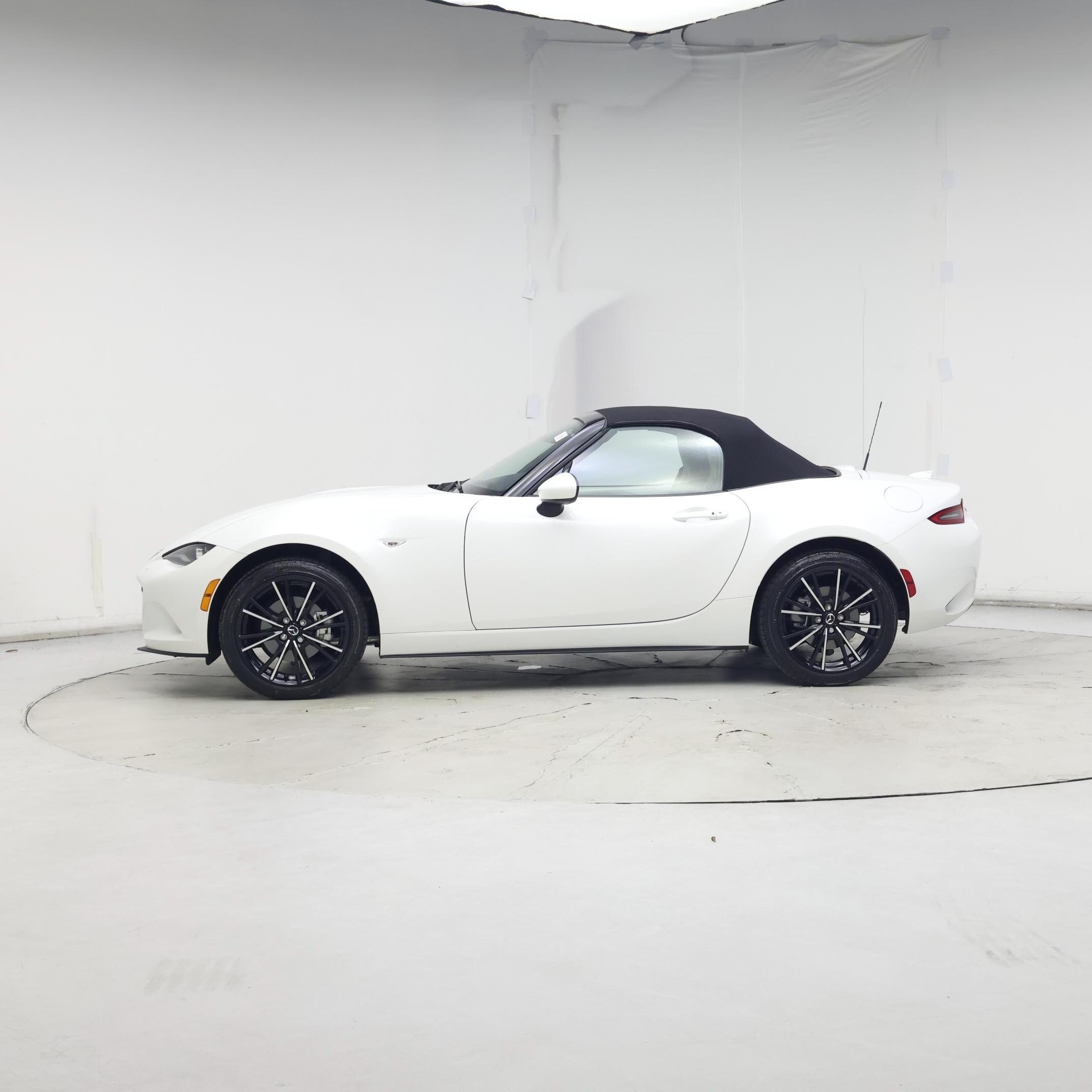 Thumbnail: 2024 Mazda MX-5 Miata - 3