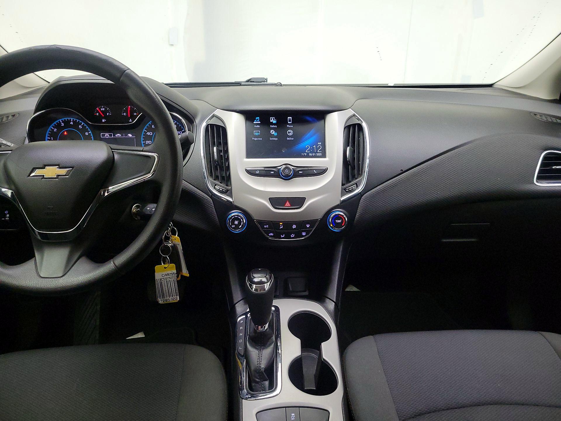Thumbnail: 2017 Chevrolet Cruze - 9