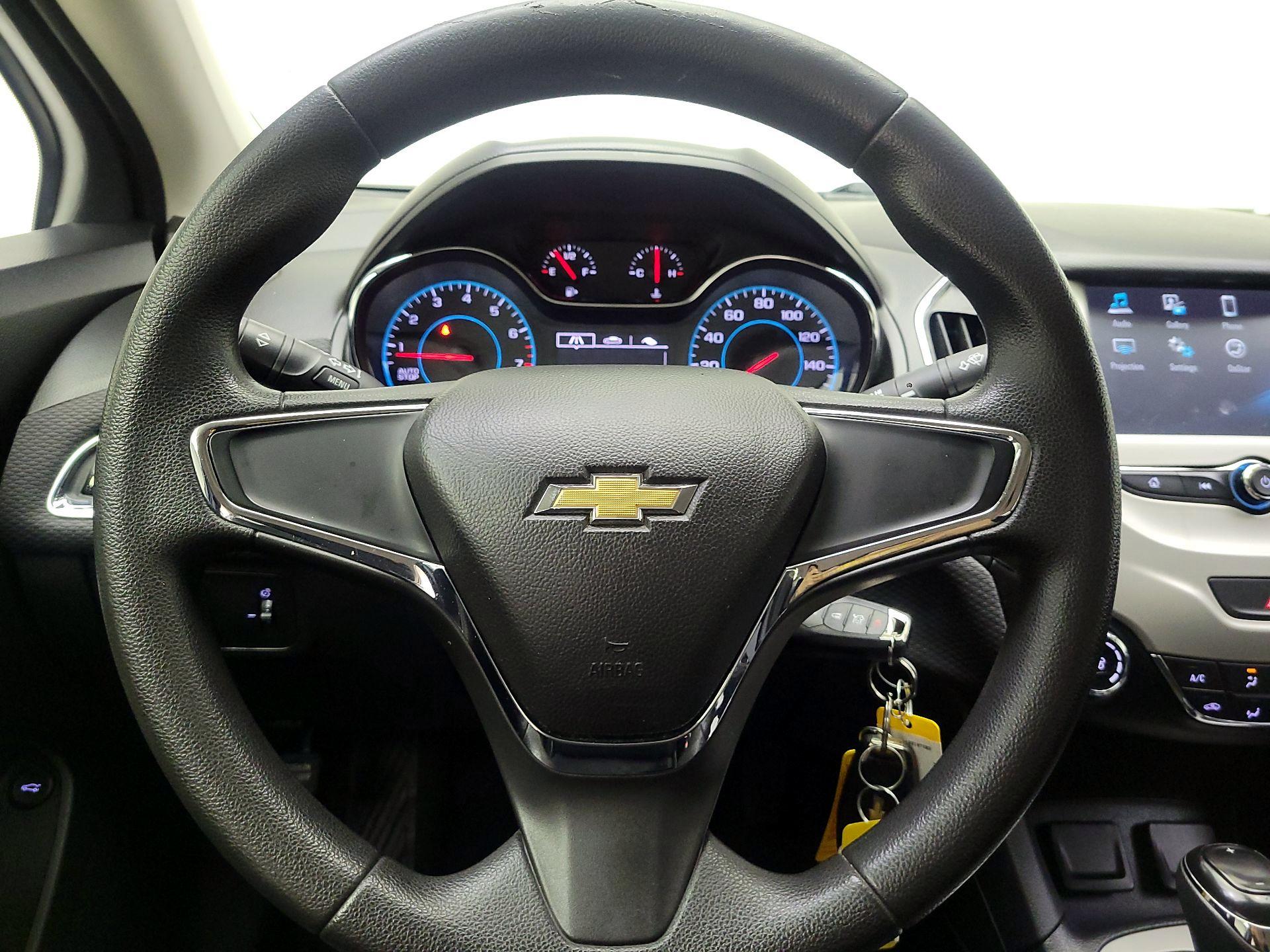 Thumbnail: 2017 Chevrolet Cruze - 10