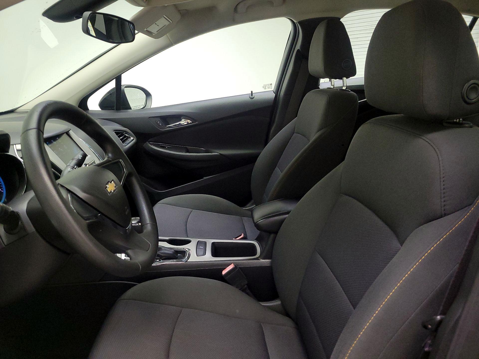 Thumbnail: 2017 Chevrolet Cruze - 11