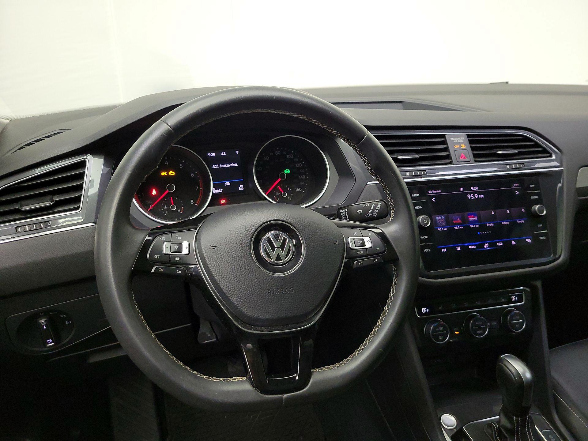 Thumbnail: 2021 Volkswagen Tiguan - 10