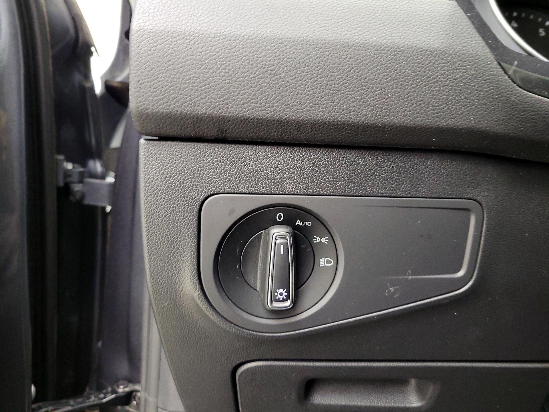 Thumbnail: 2021 Volkswagen Tiguan - 13