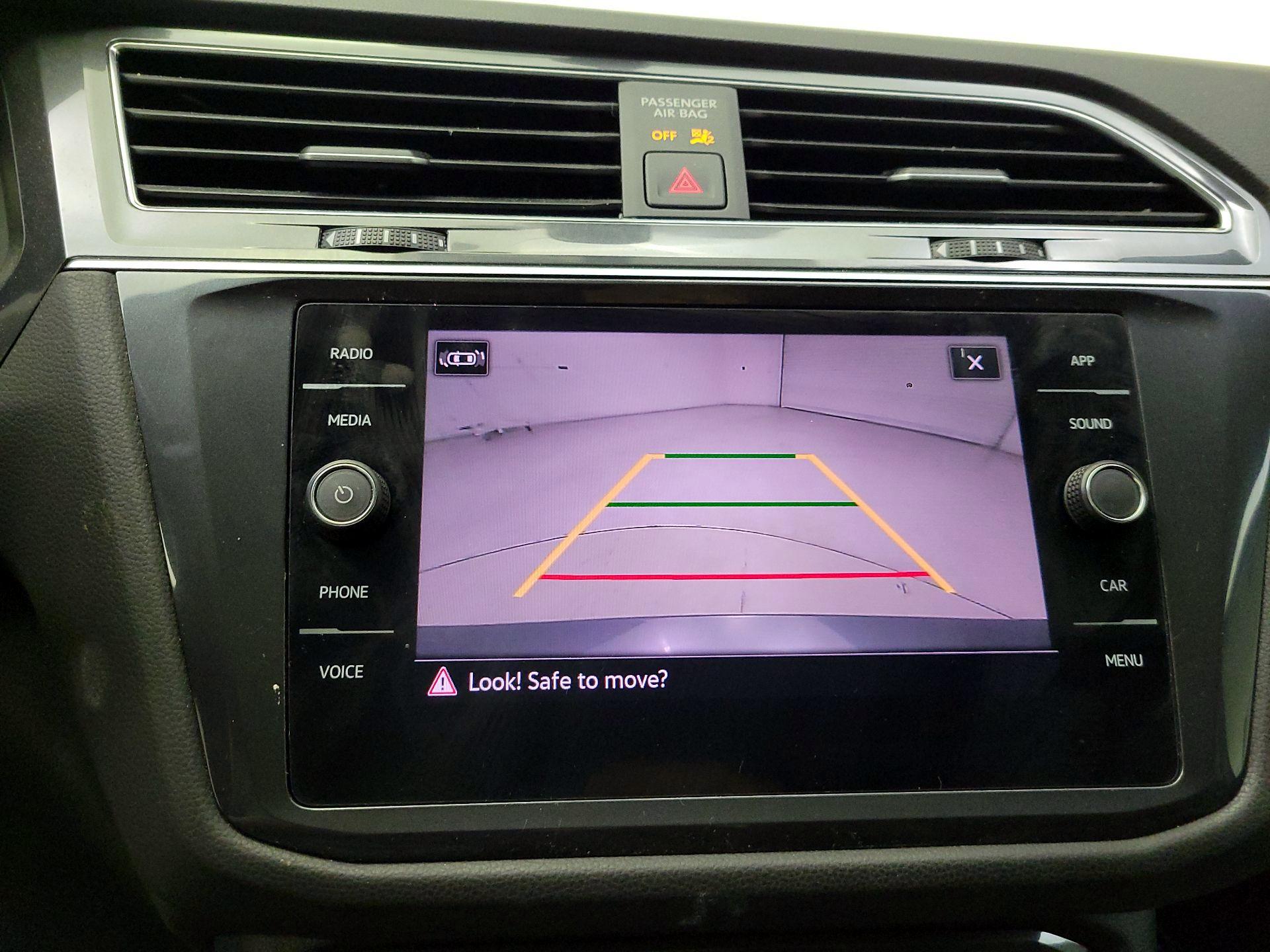 Thumbnail: 2021 Volkswagen Tiguan - 14