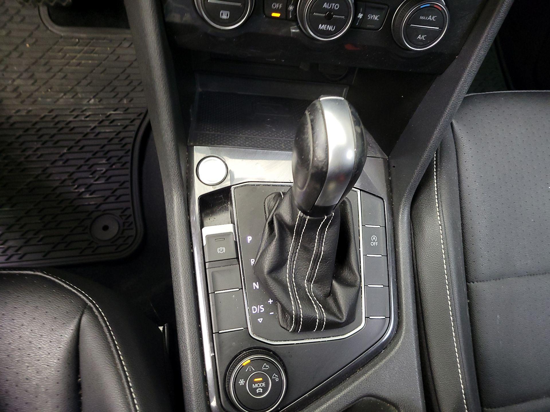 Thumbnail: 2021 Volkswagen Tiguan - 17