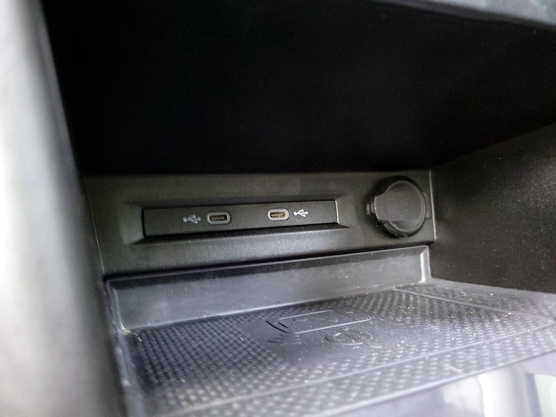 Thumbnail: 2021 Volkswagen Tiguan - 18