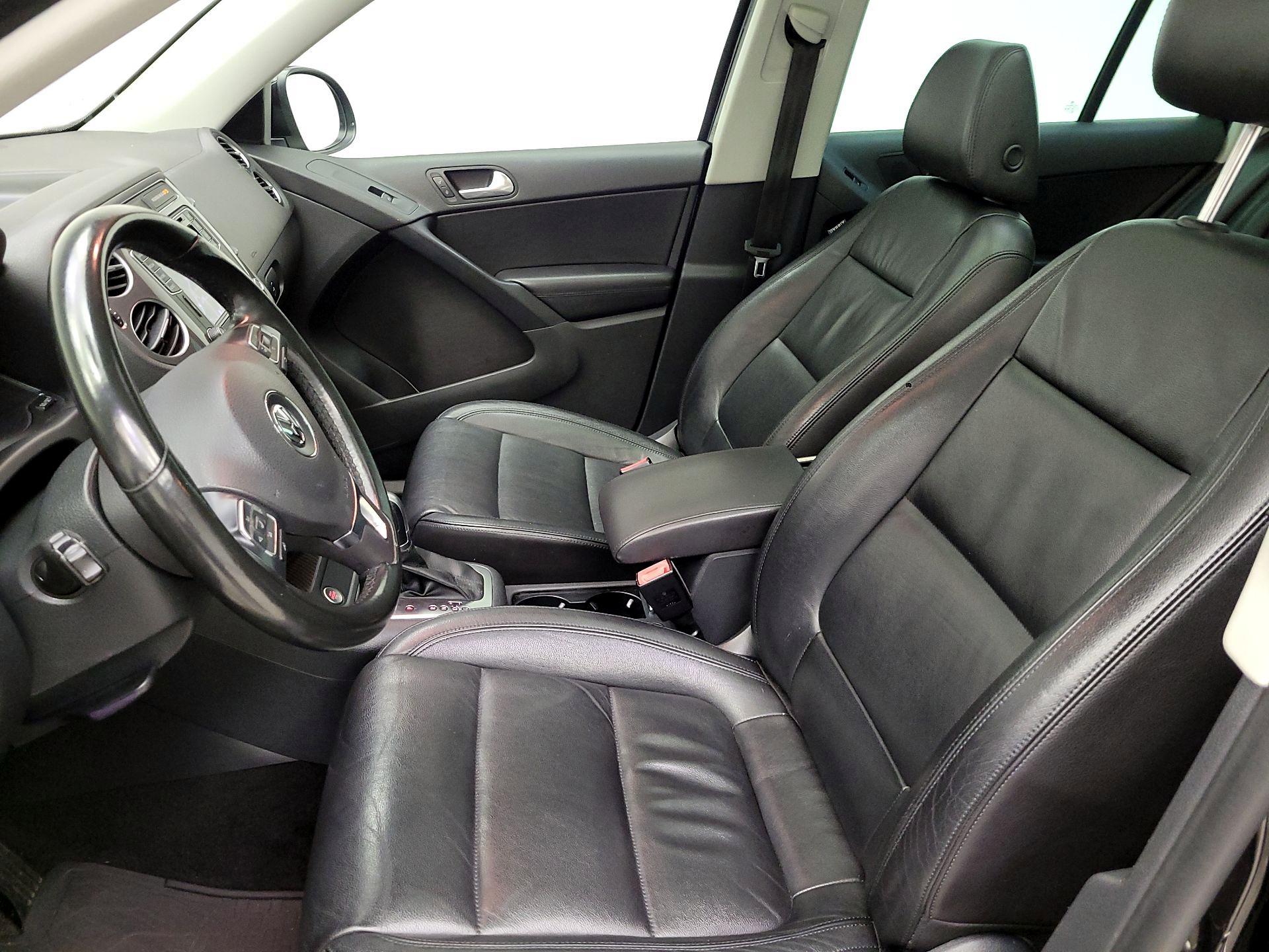 Thumbnail: 2017 Volkswagen Tiguan - 11