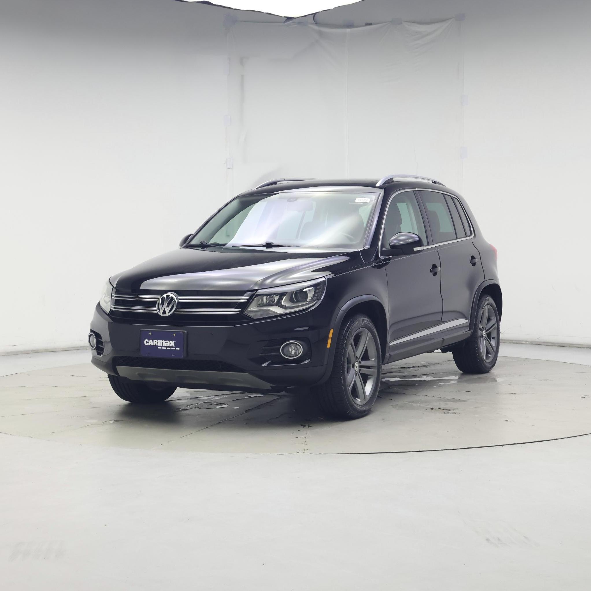 Thumbnail: 2017 Volkswagen Tiguan - 4
