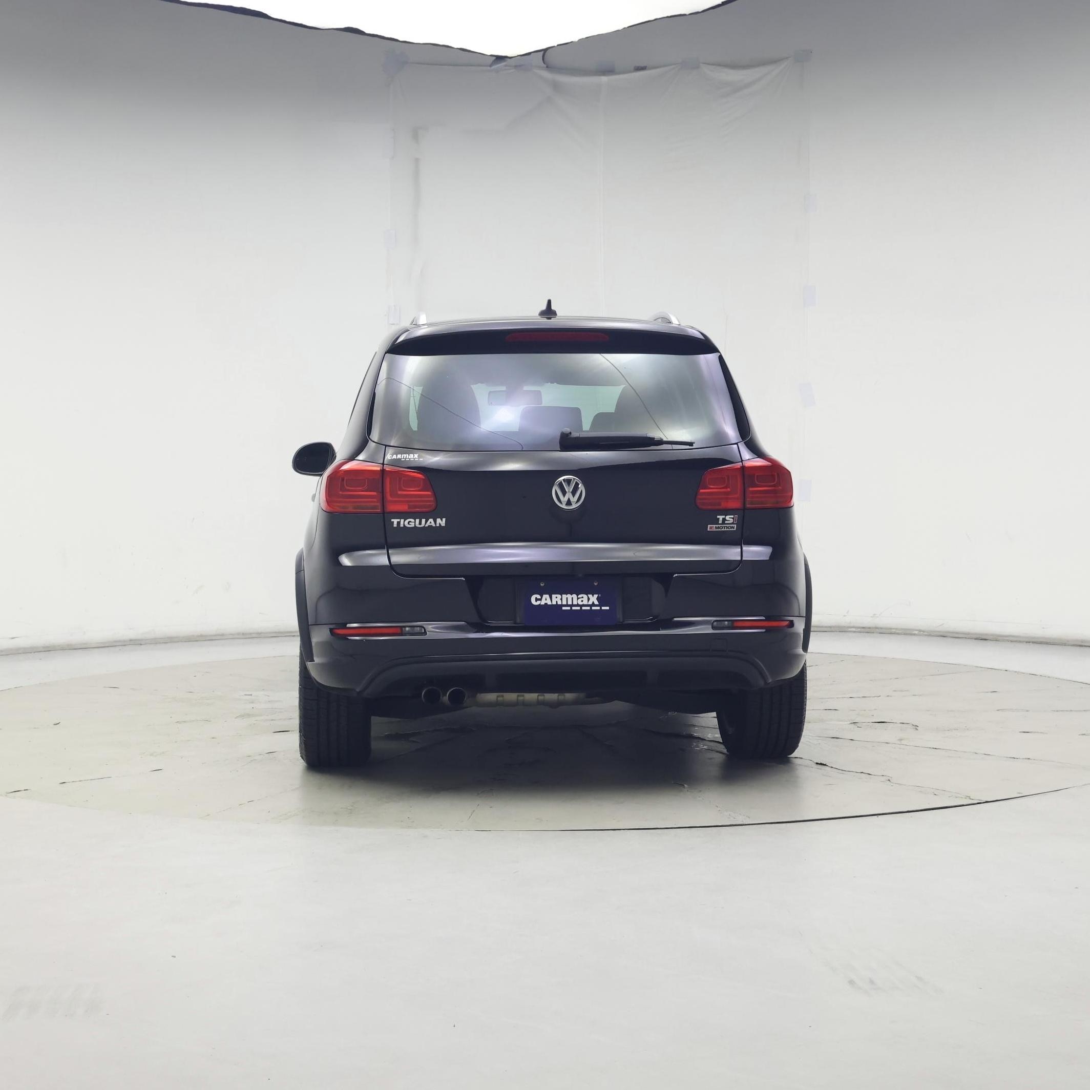 Thumbnail: 2017 Volkswagen Tiguan - 6