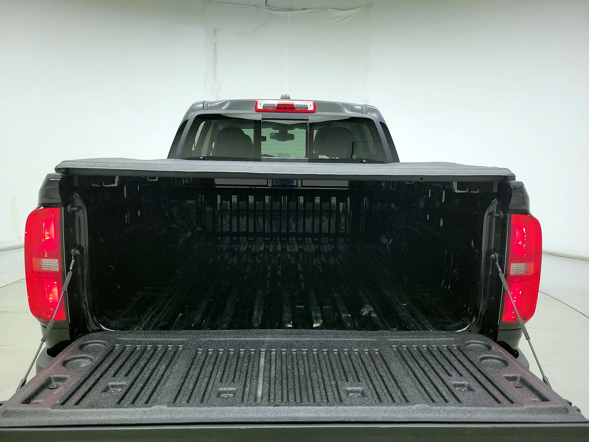 Thumbnail: 2022 Chevrolet Colorado - 9