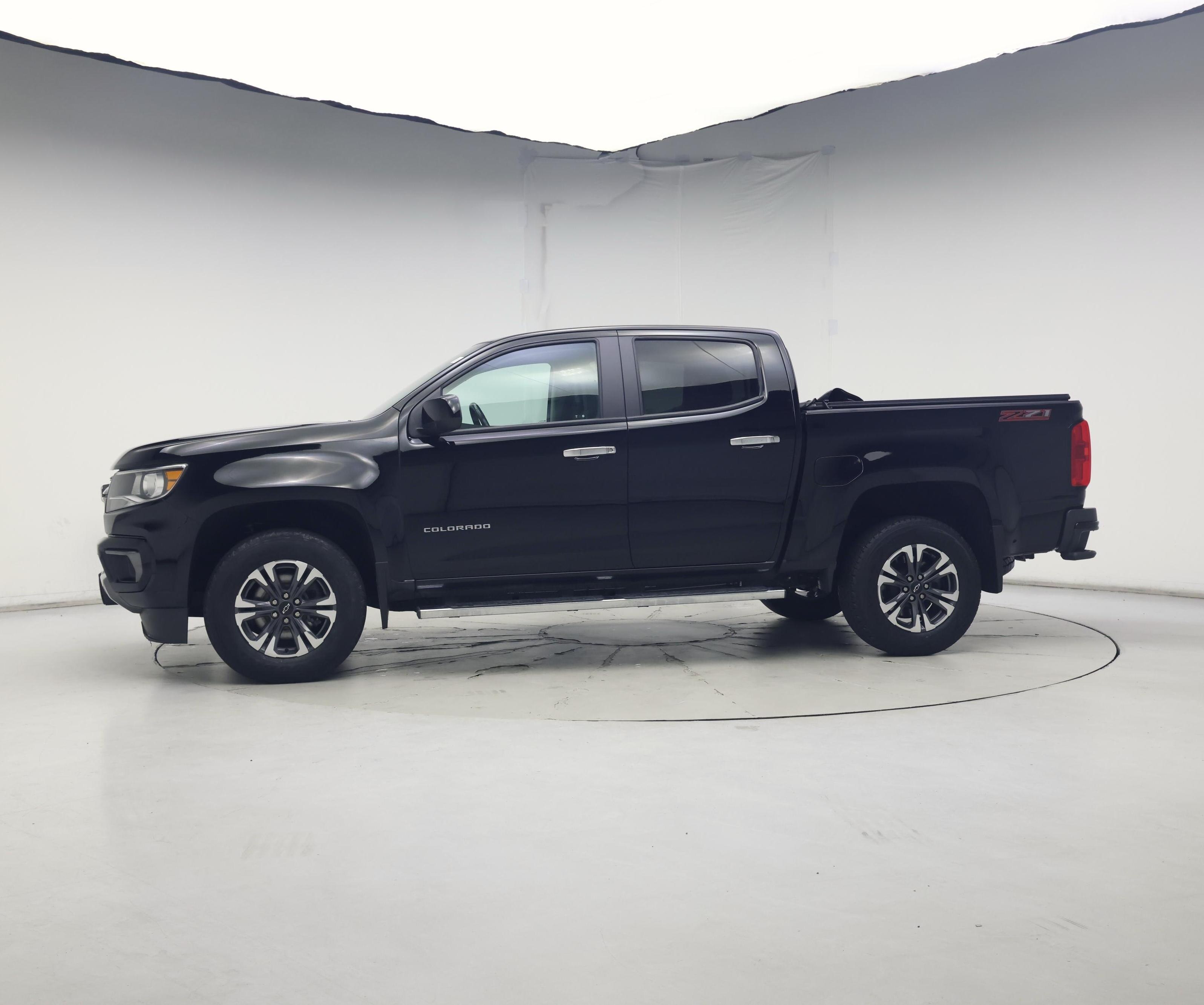 Thumbnail: 2022 Chevrolet Colorado - 3