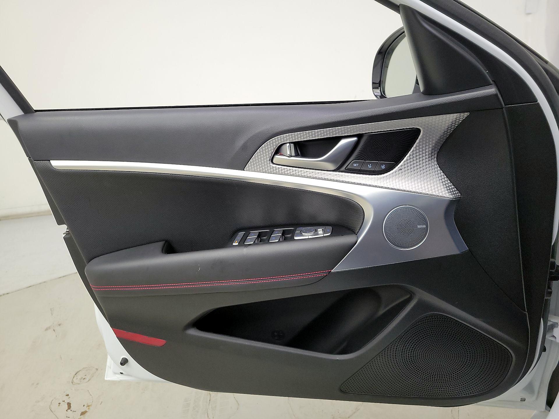 Thumbnail: 2023 Genesis G70 - 12