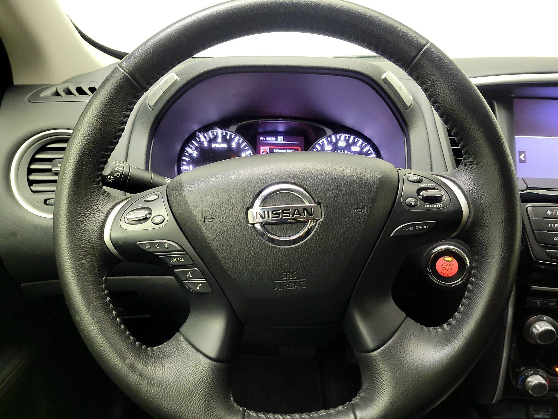 Thumbnail: 2020 Nissan Pathfinder - 10