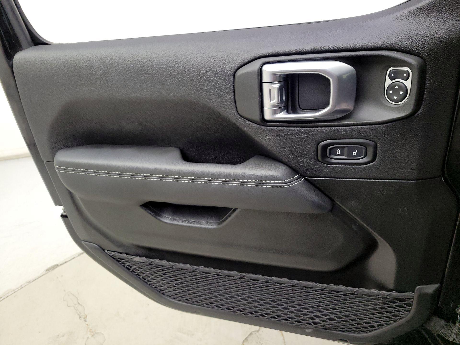Thumbnail: 2022 Jeep Wrangler - 12