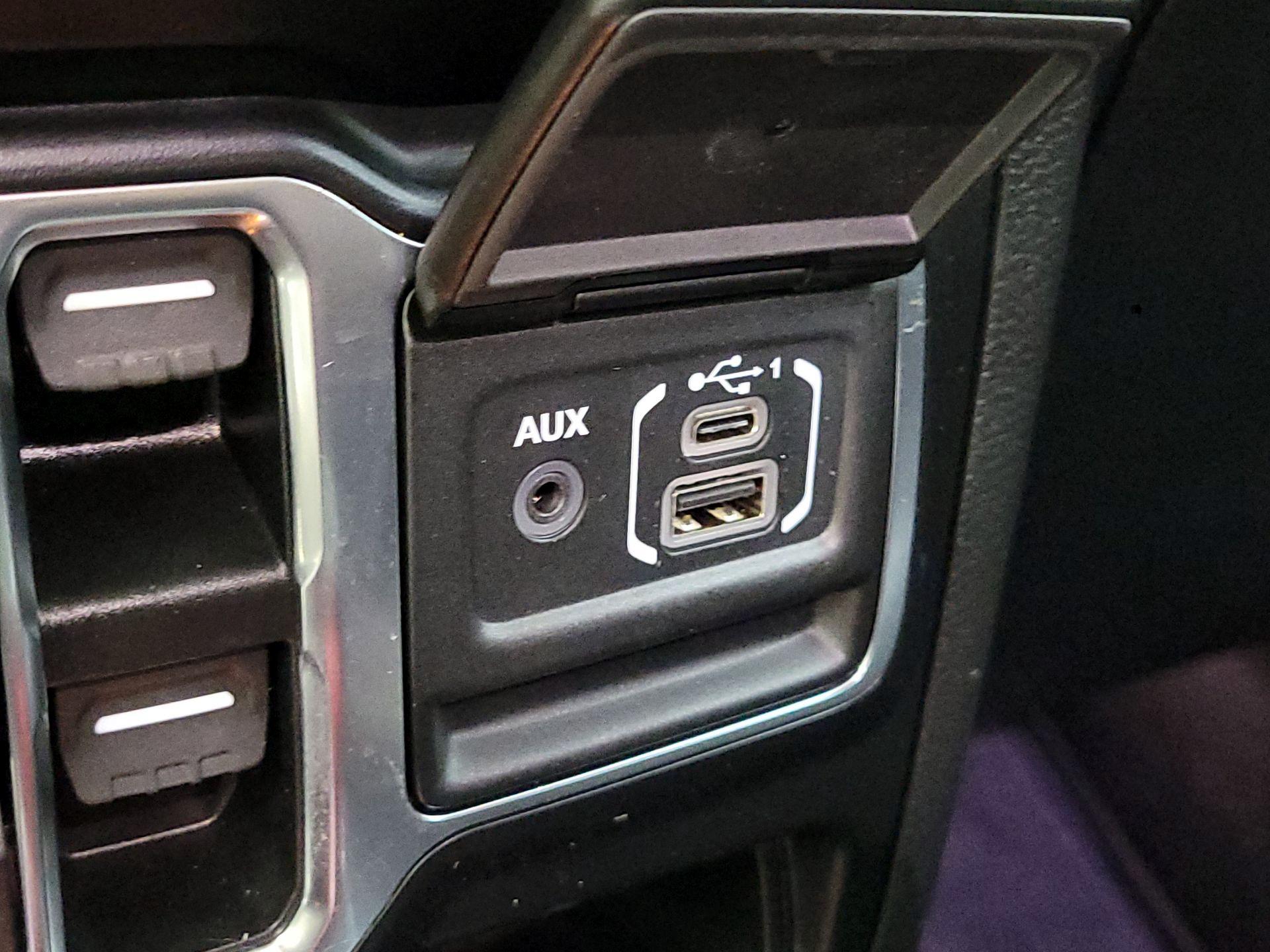 Thumbnail: 2022 Jeep Wrangler - 19