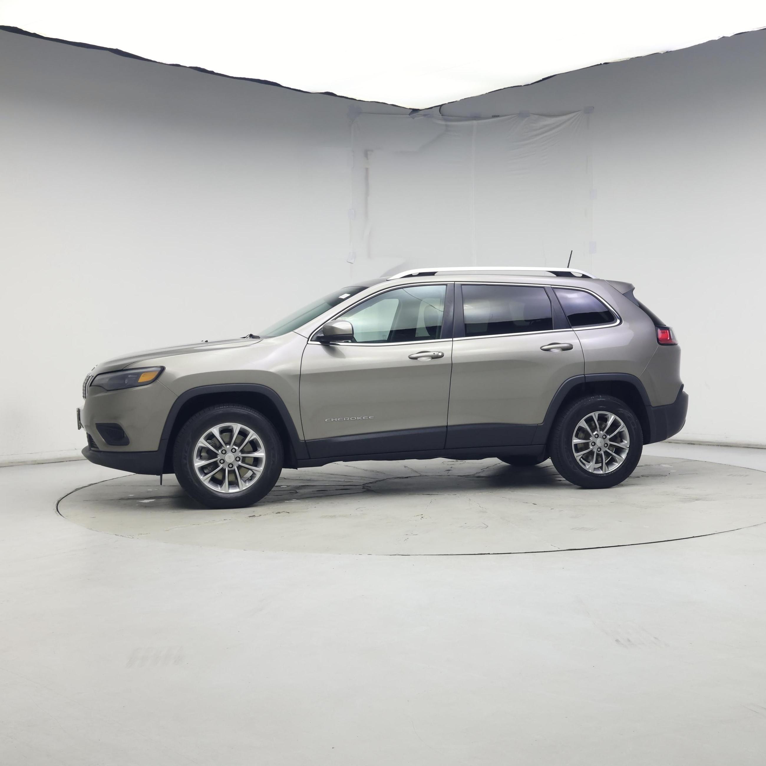 Thumbnail: 2019 Jeep Cherokee - 3