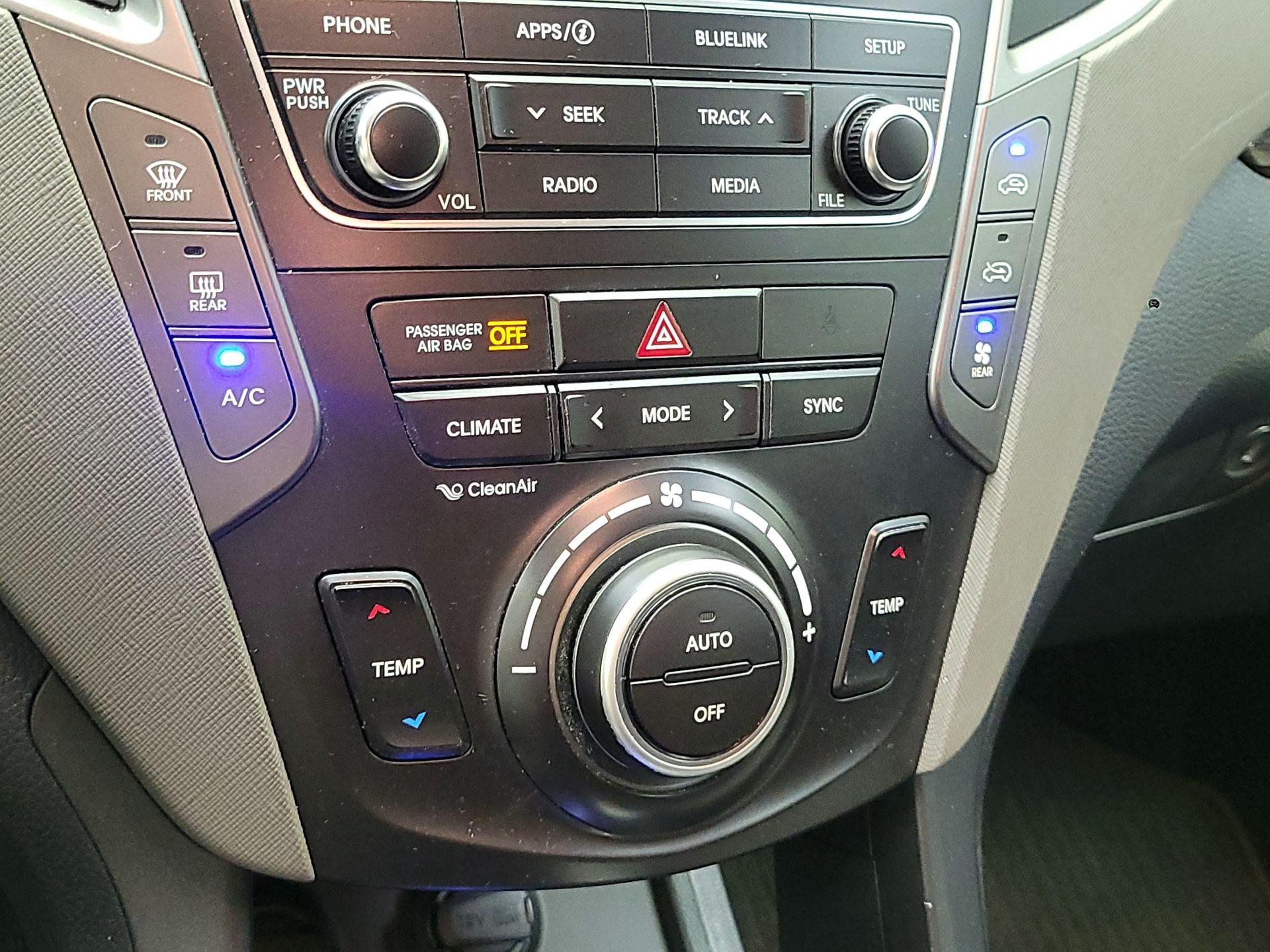 Thumbnail: 2019 Hyundai Santa Fe - 16