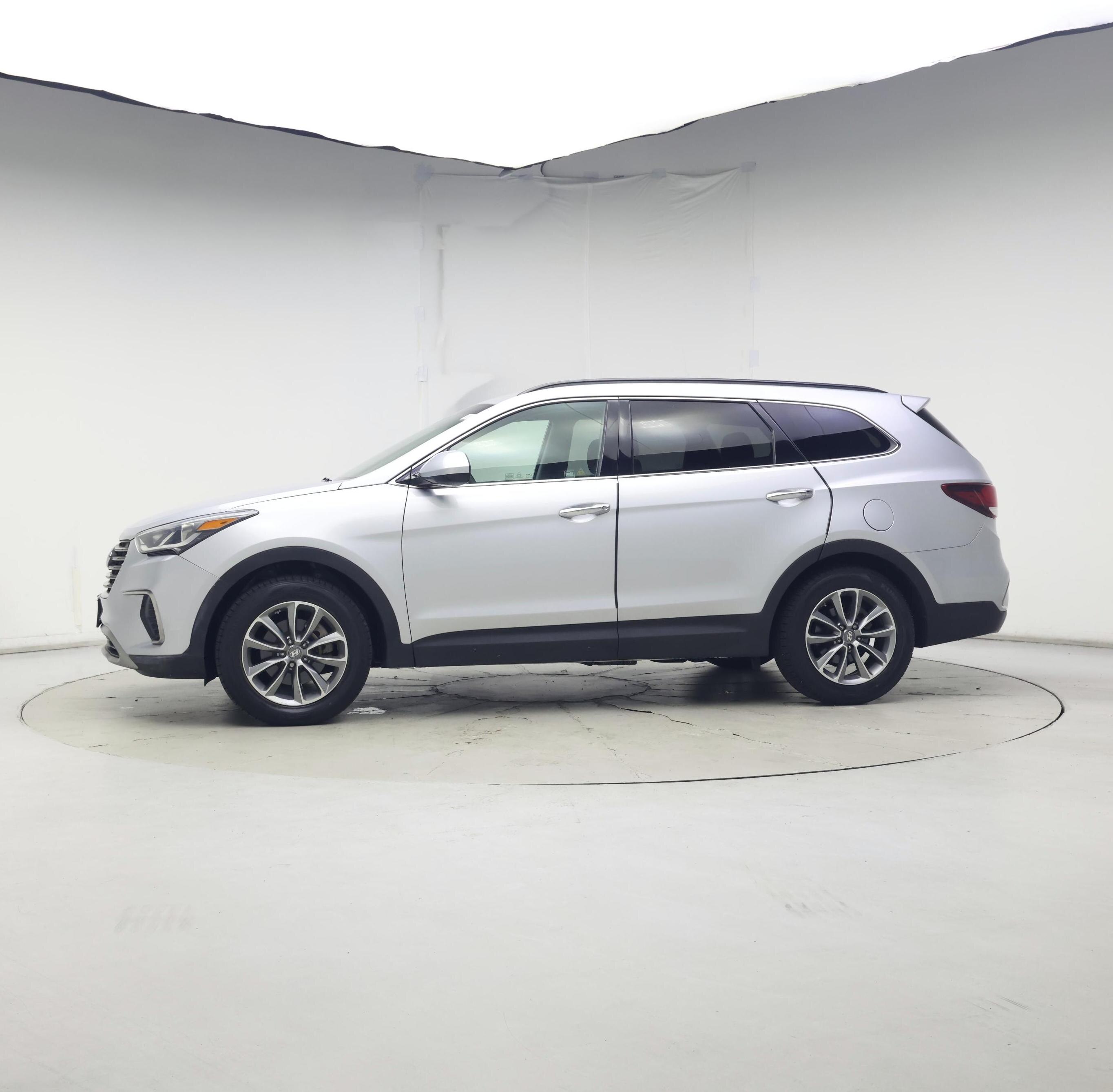 Thumbnail: 2019 Hyundai Santa Fe - 3