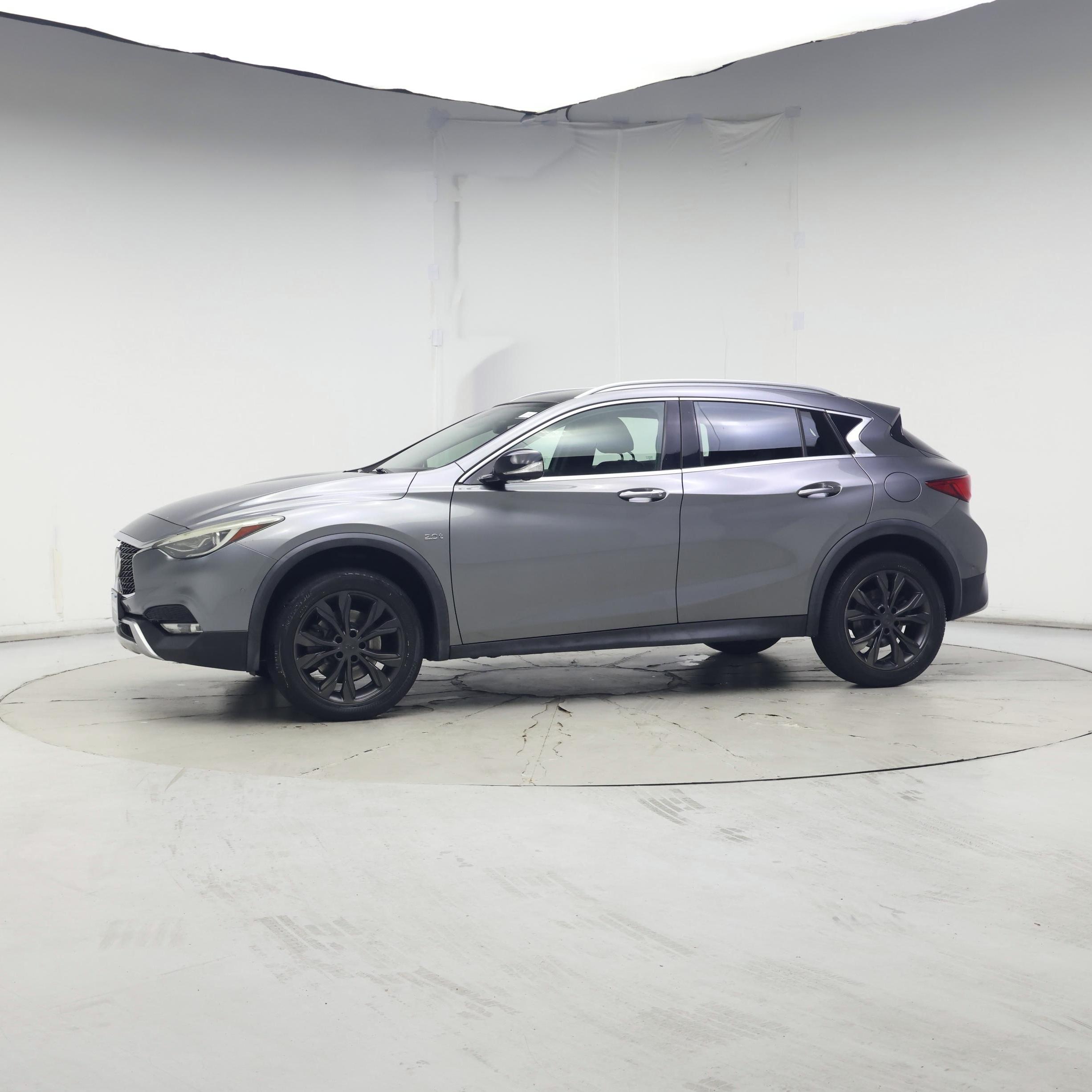 Thumbnail: 2018 INFINITI QX30 - 3